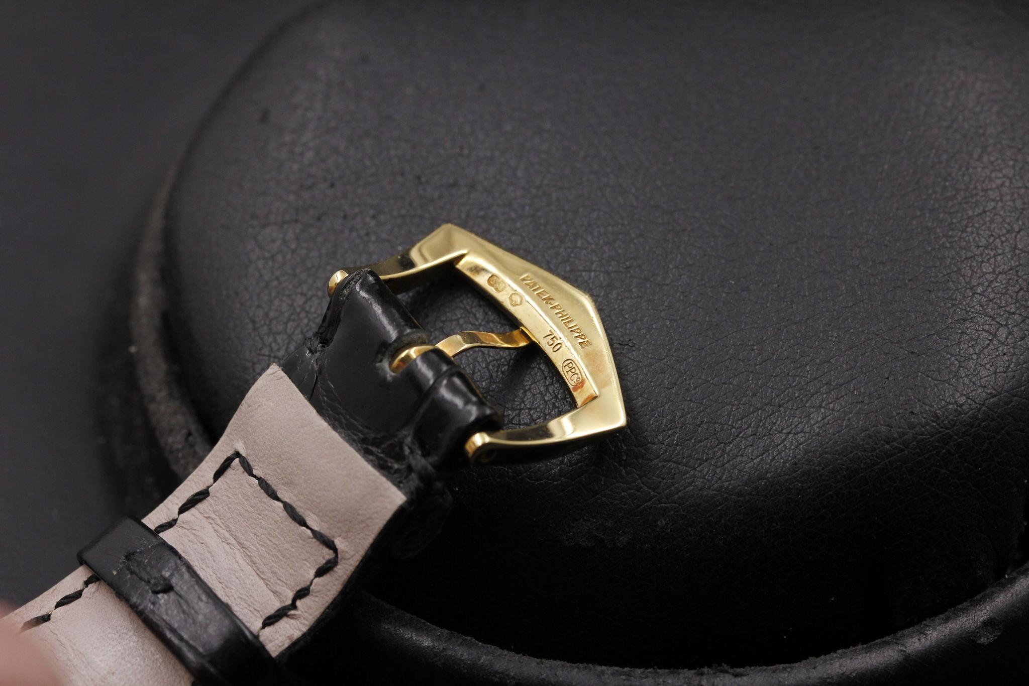 Watch Image 9