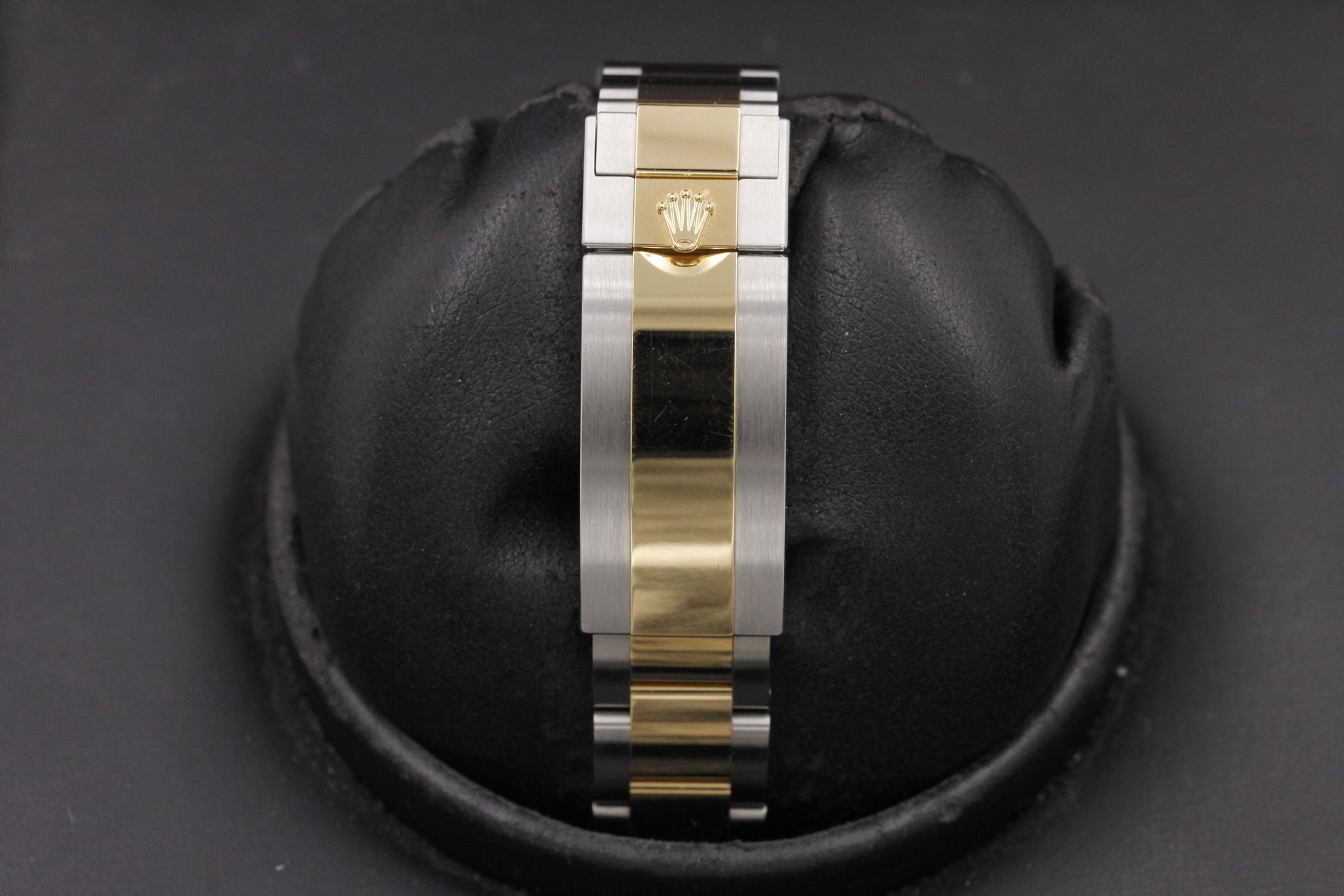 Watch Image 8