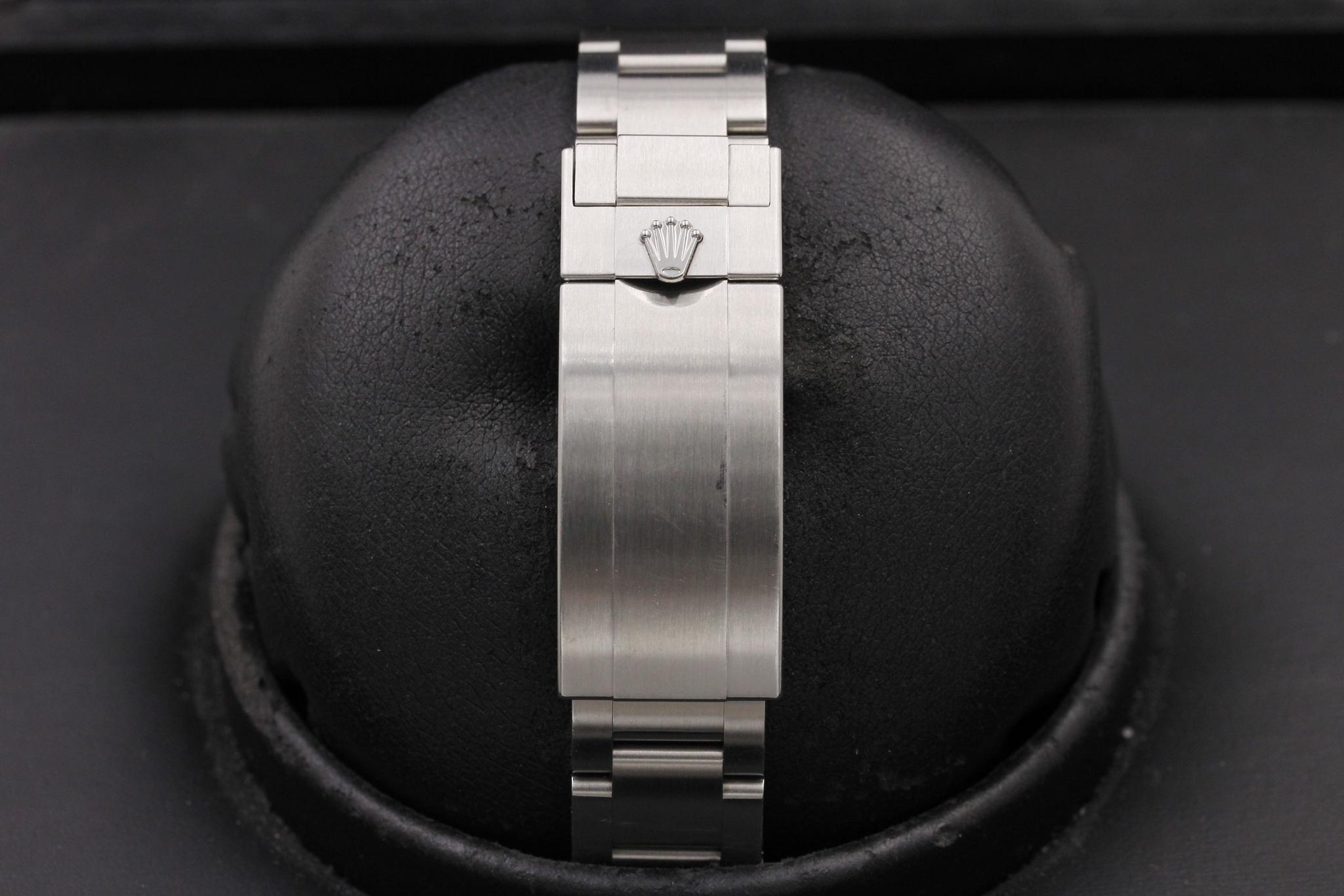 Watch Image 8