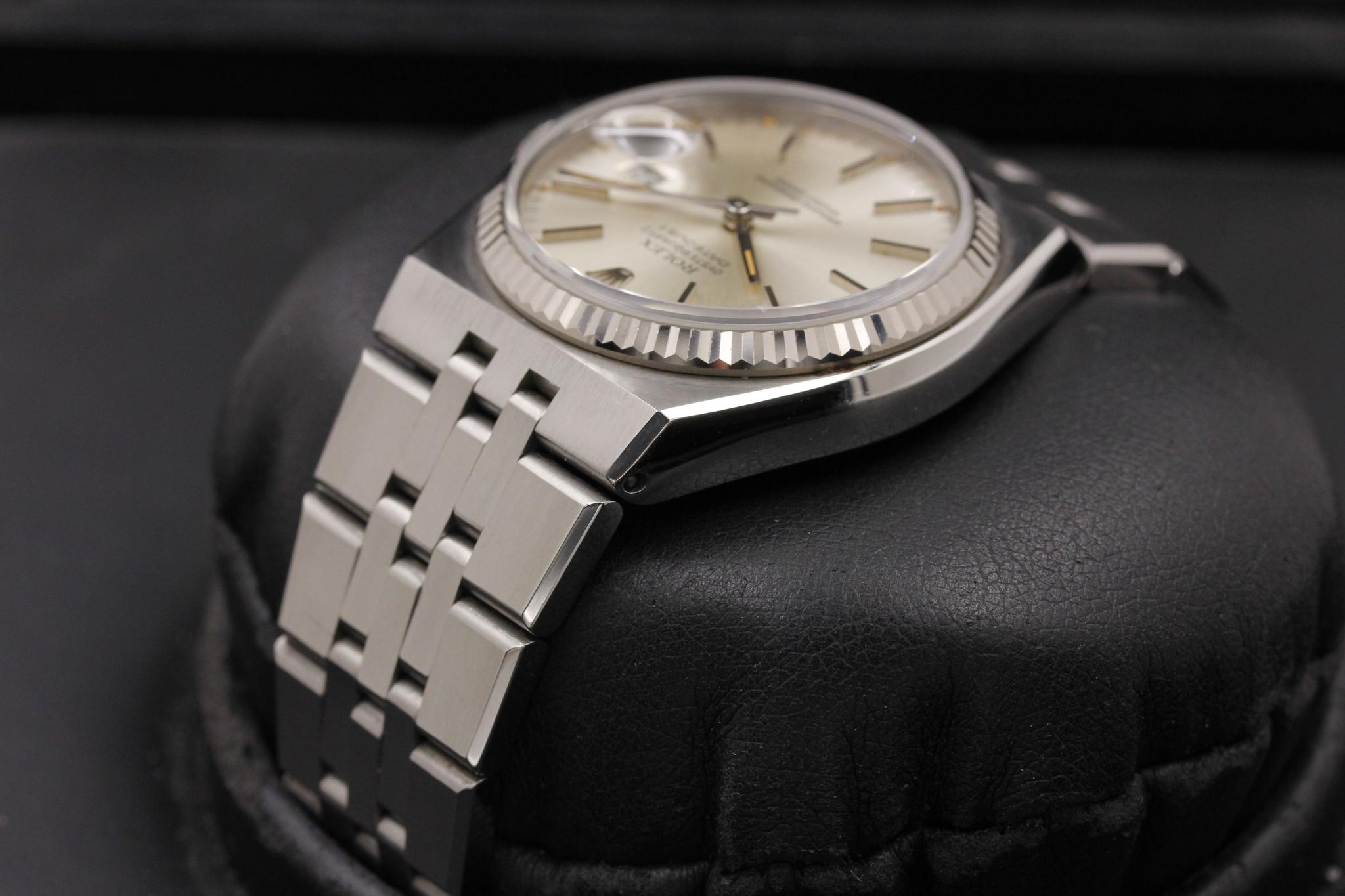 Watch Image 6