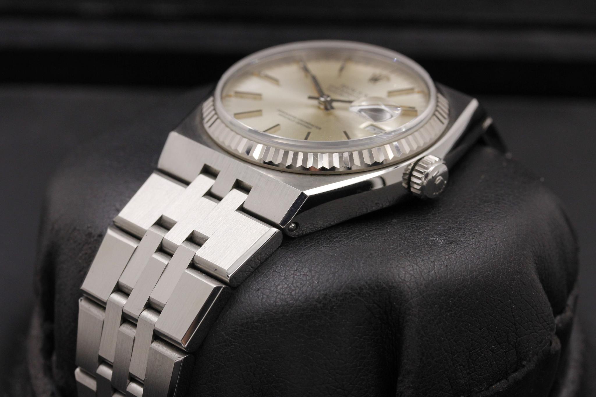 Watch Image 3