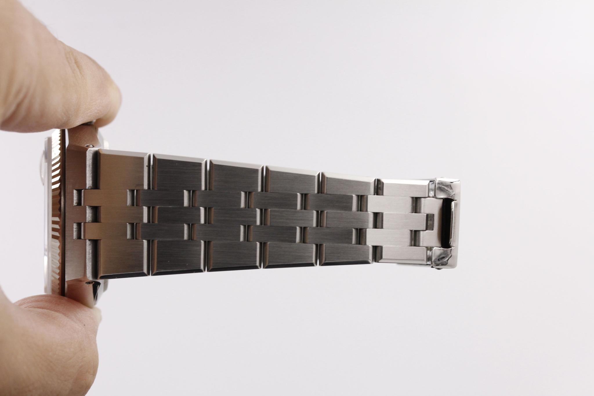 Watch Image 11
