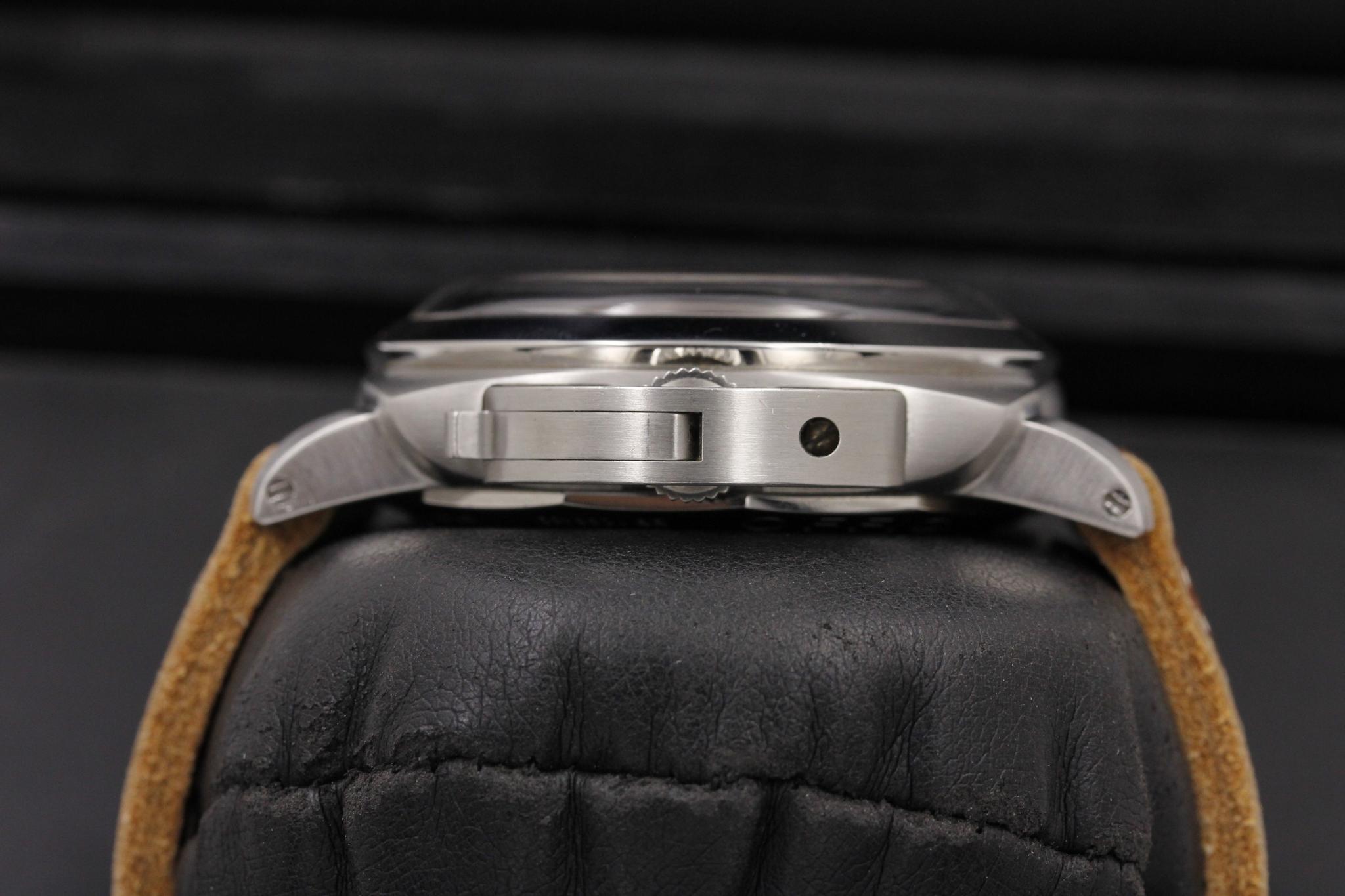 Watch Image 3