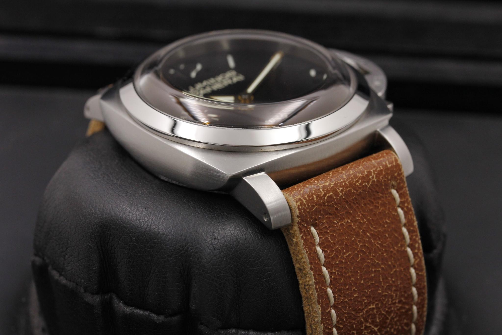 Watch Image 6
