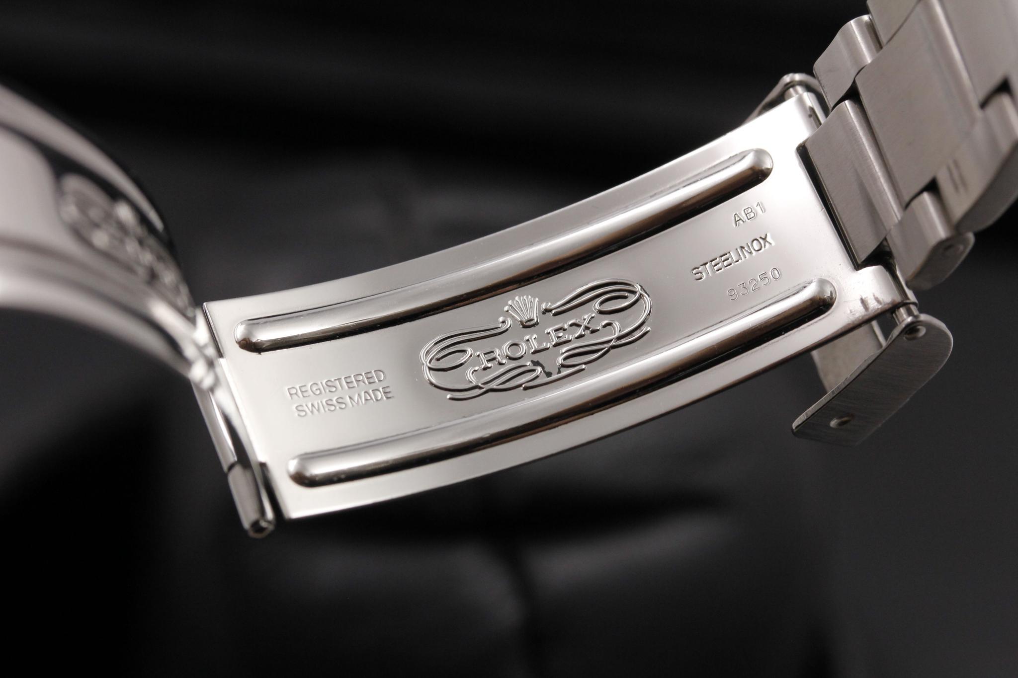 Watch Image 9