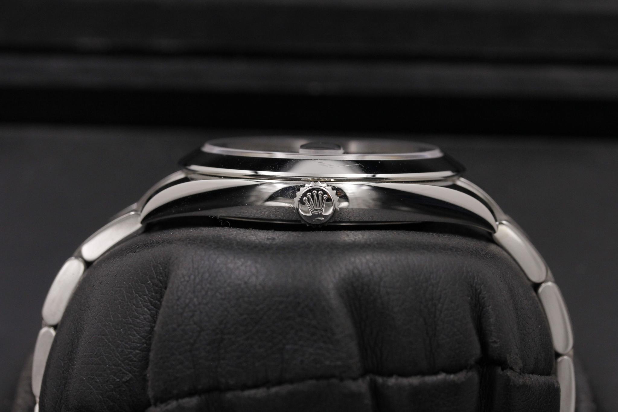 Watch Image 3