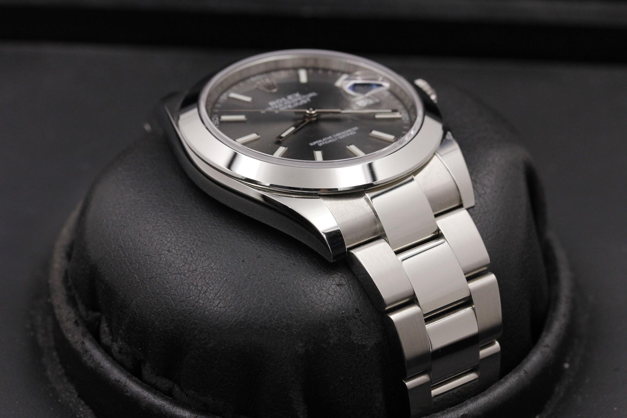 Watch Image 6