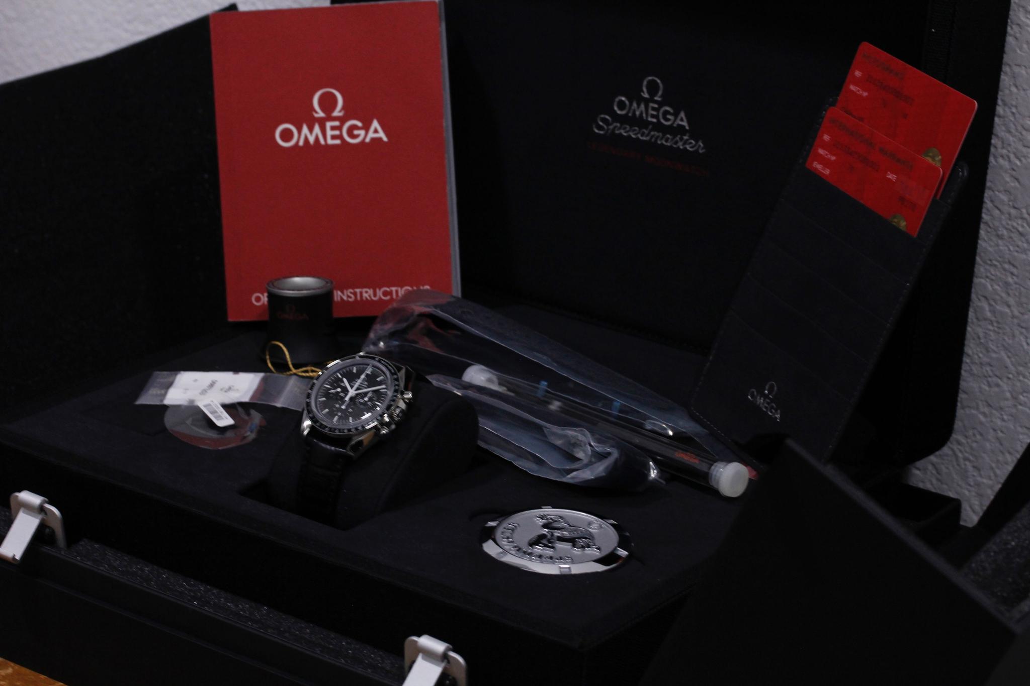 Watch Image 11