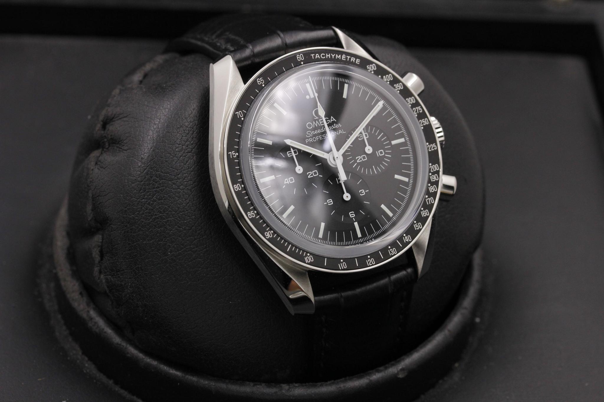 Watch Image 10