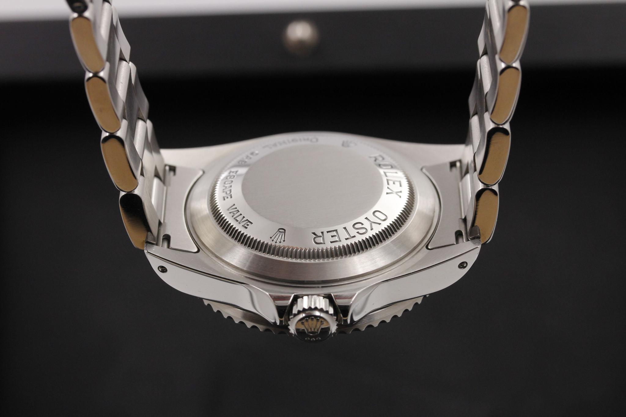 Watch Image 7