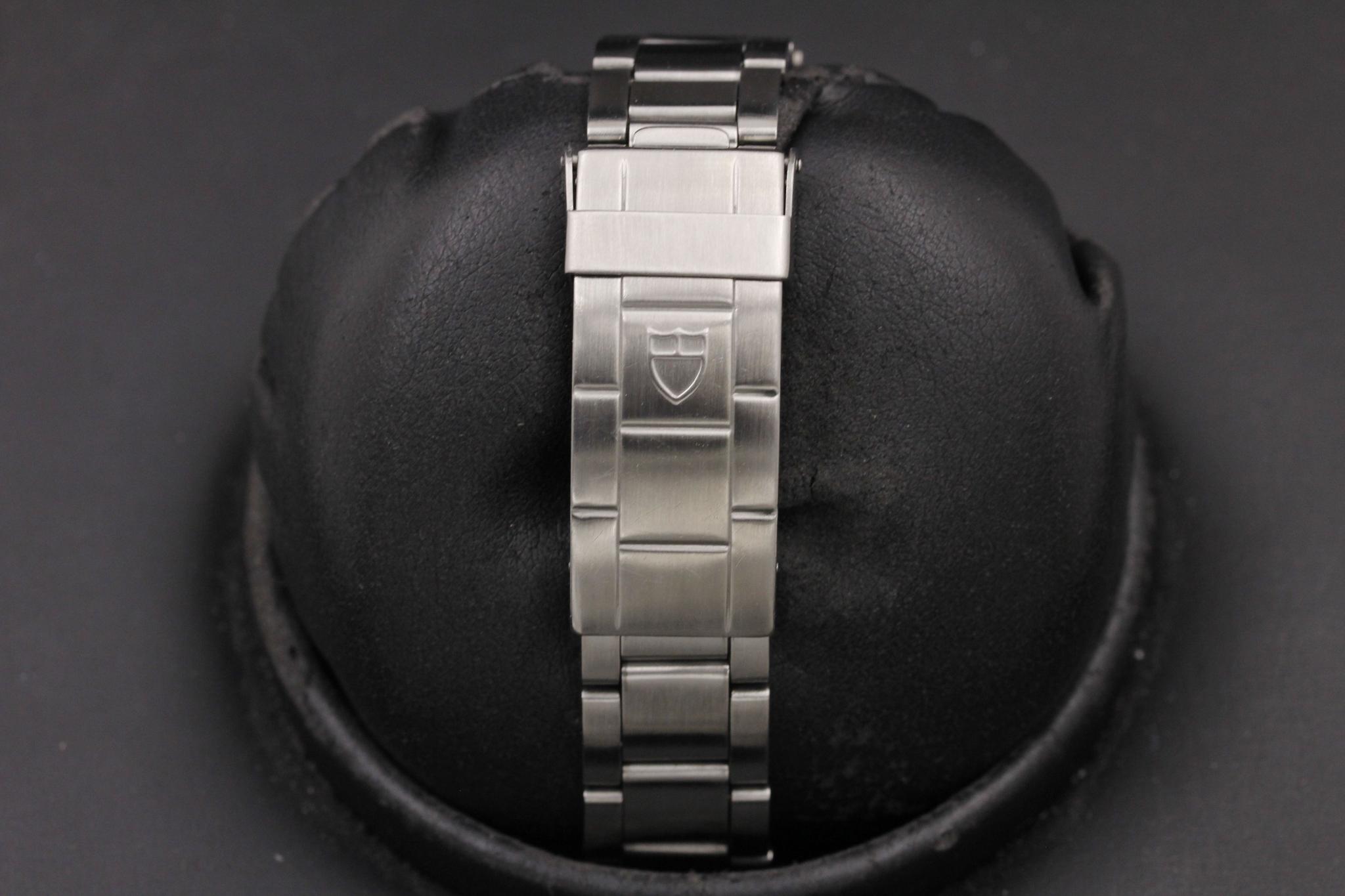 Watch Image 8