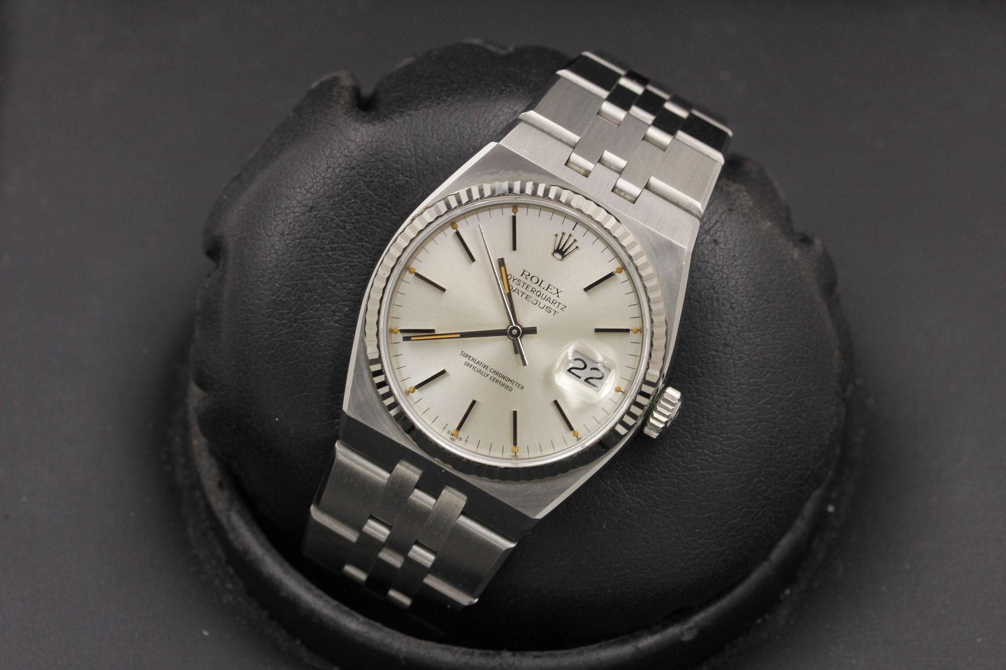 Watch Image 12