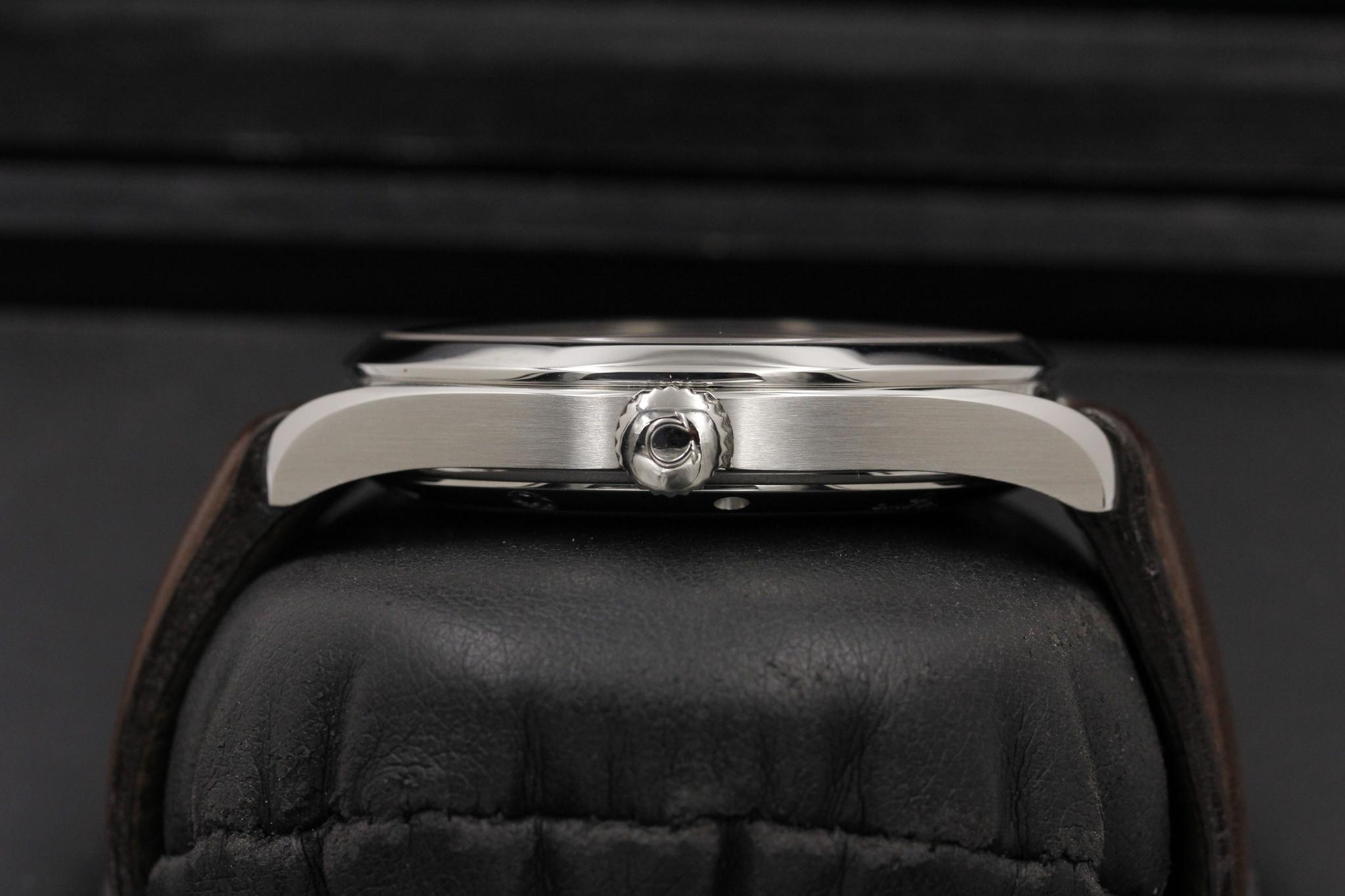 Watch Image 3