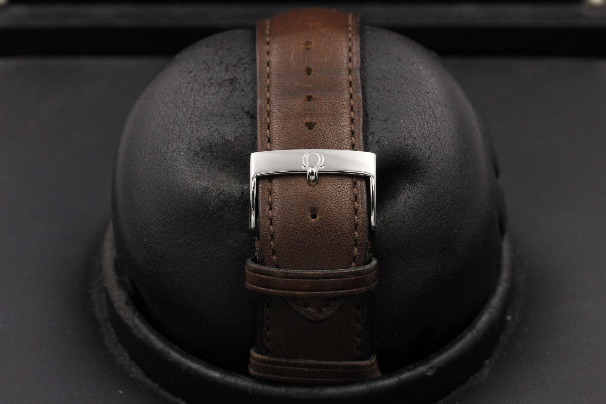 Watch Image 8