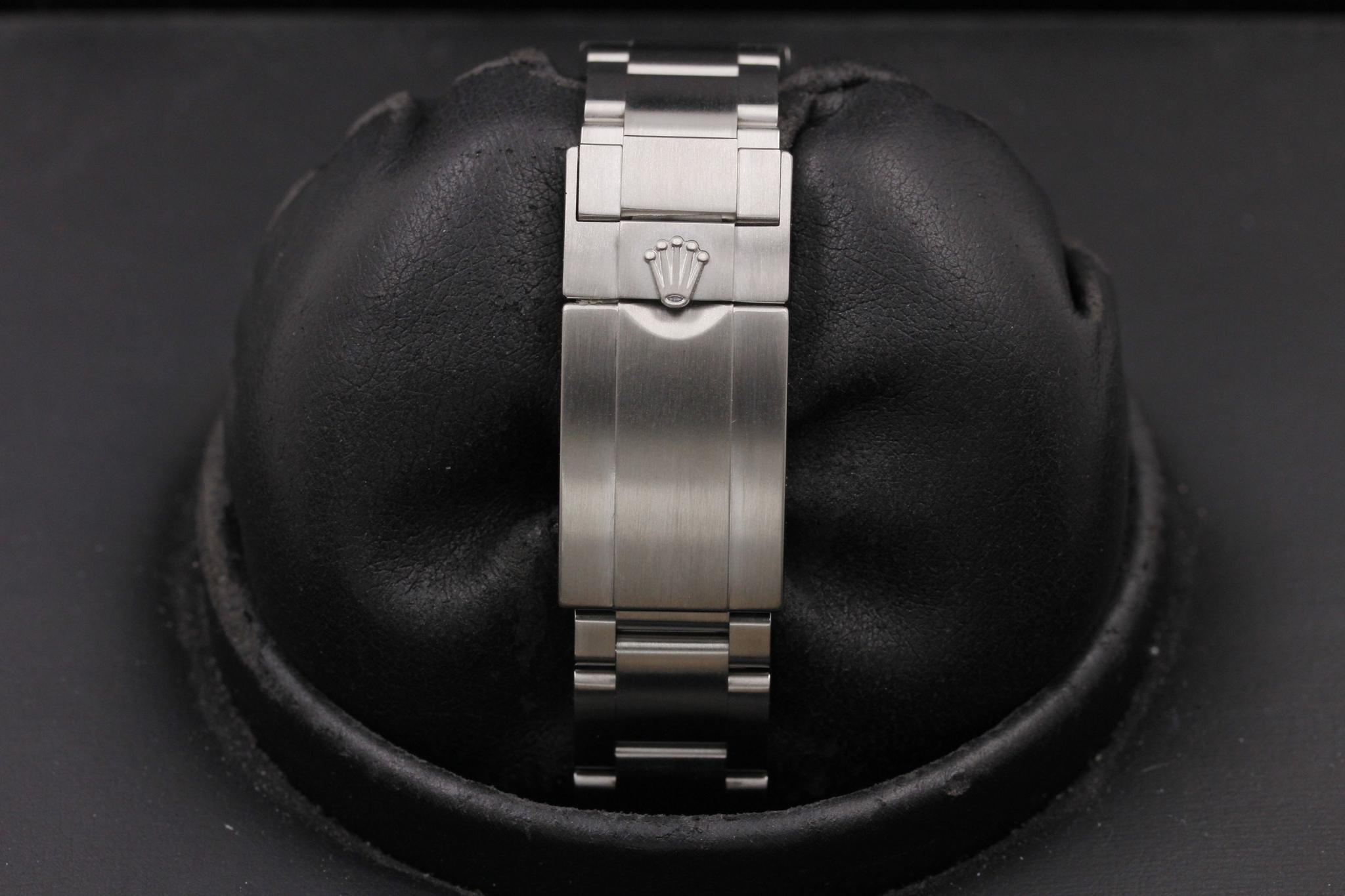 Watch Image 8