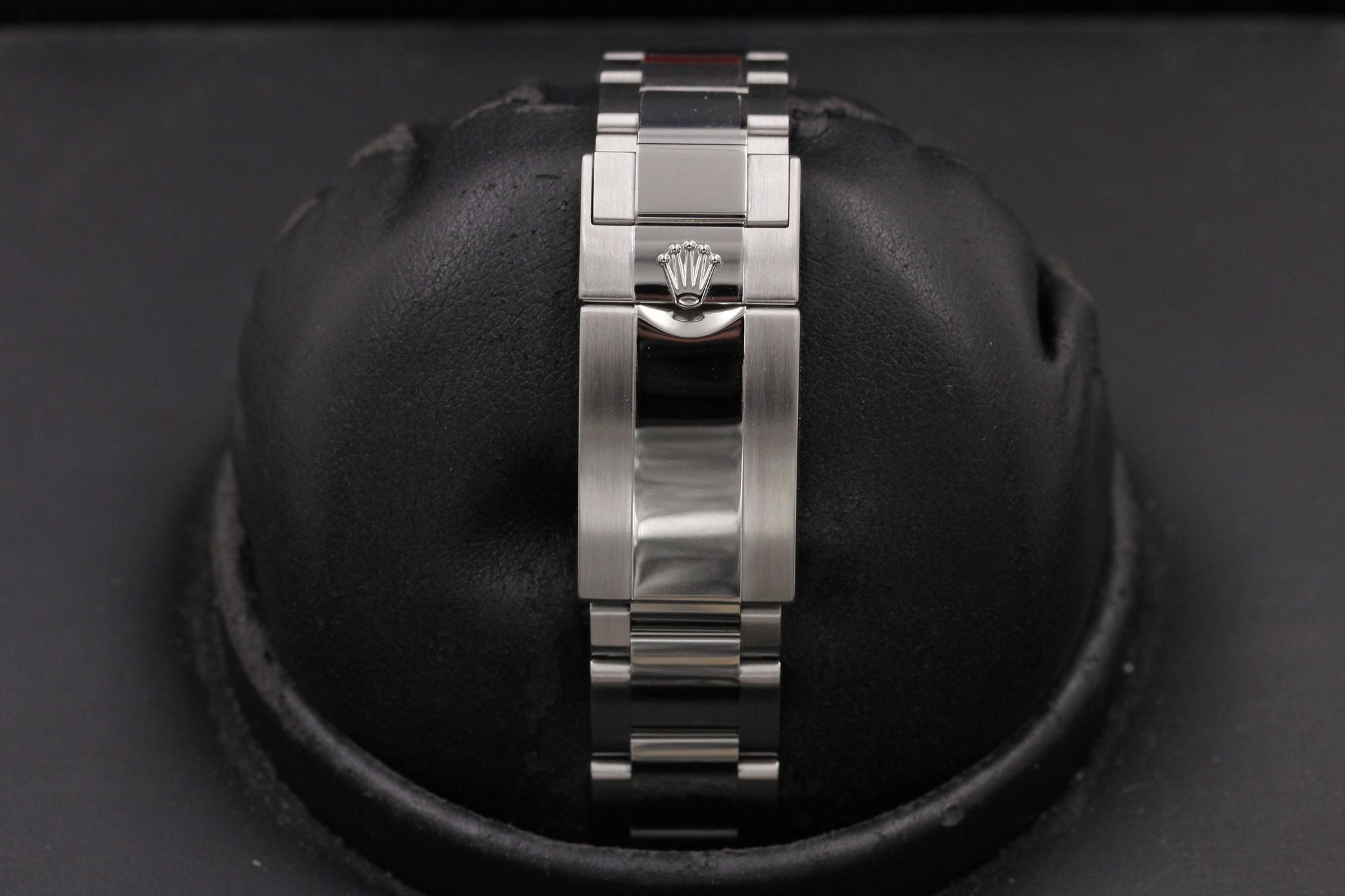 Watch Image 8