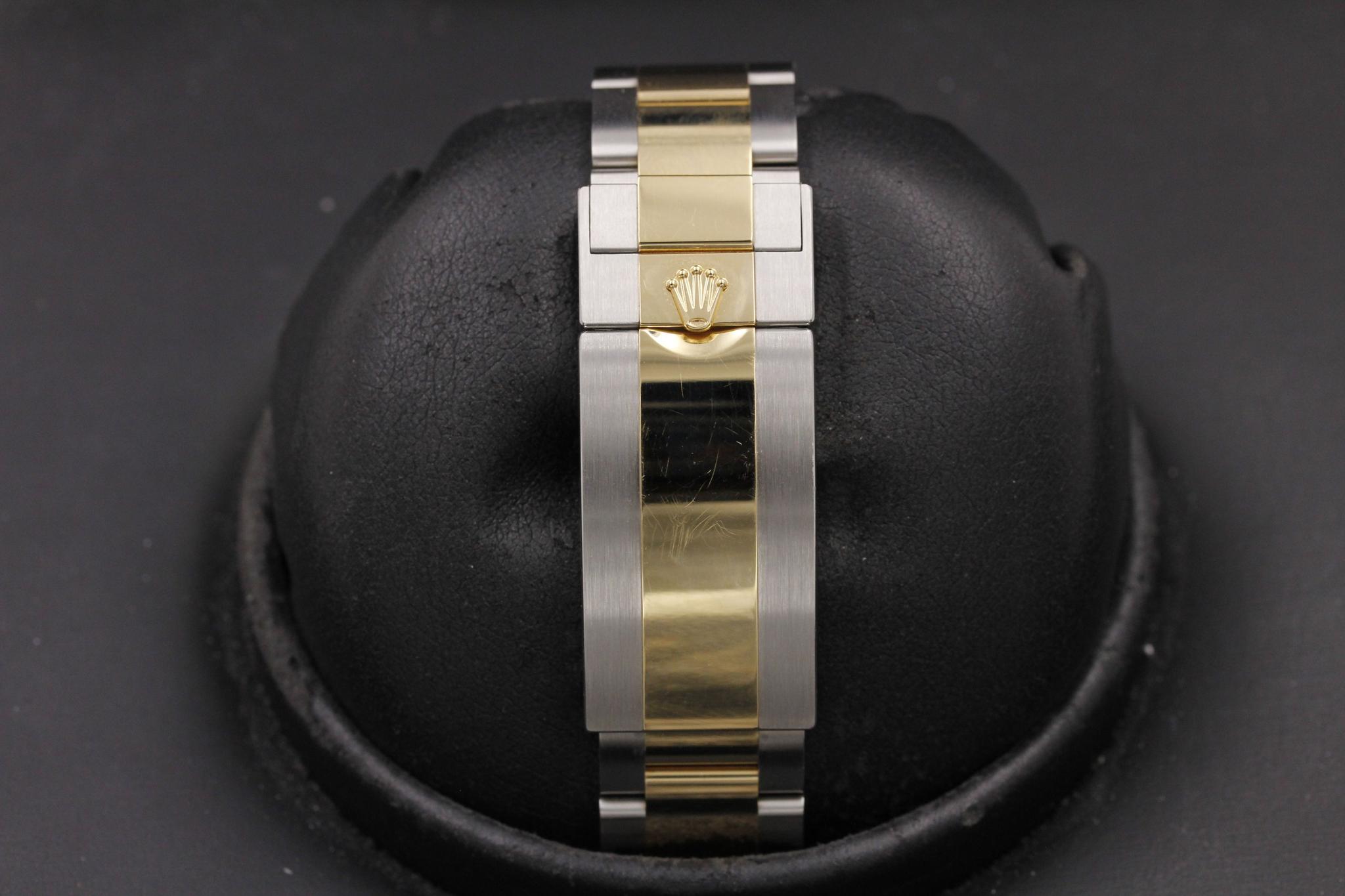 Watch Image 8