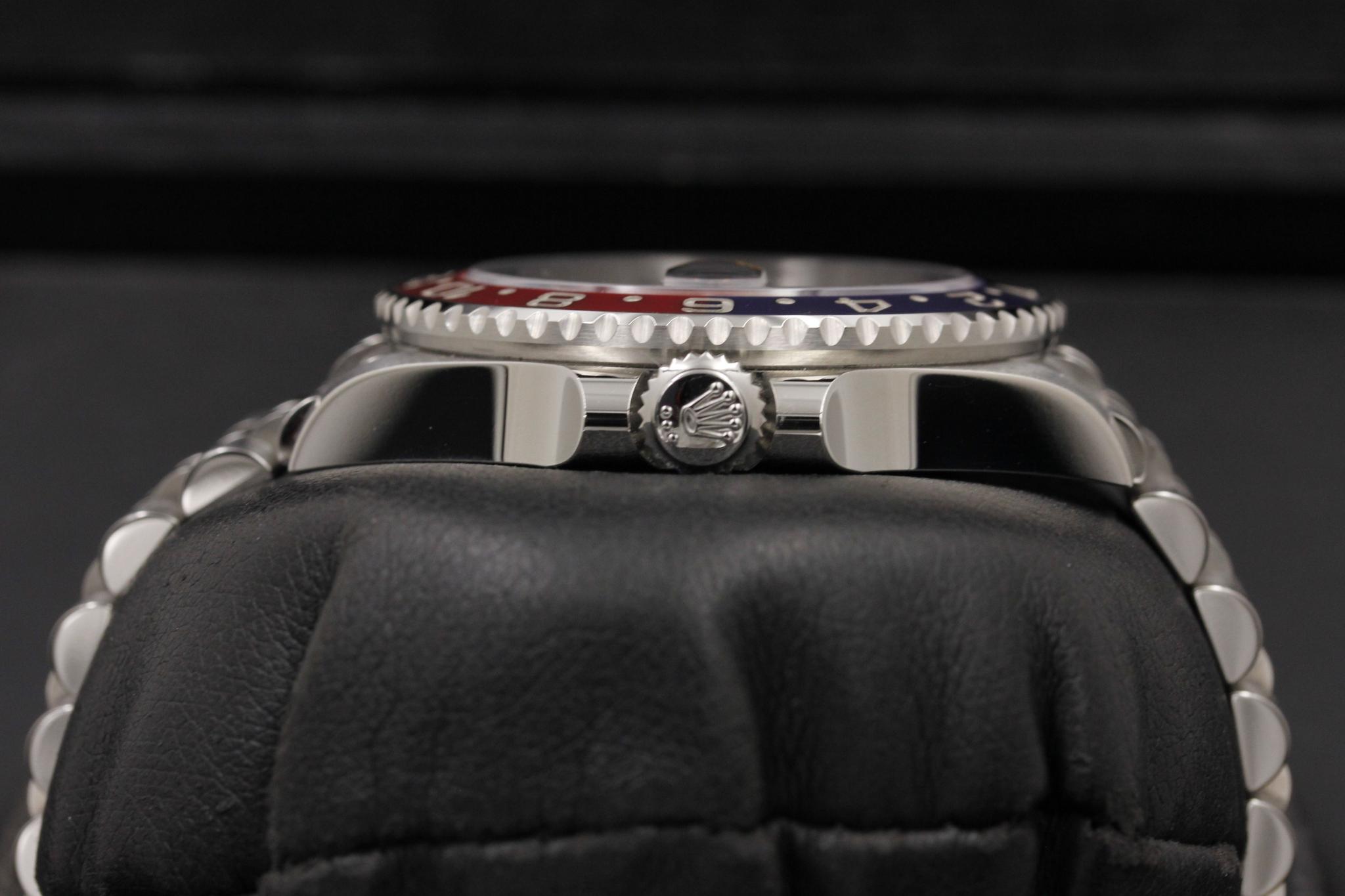 Watch Image 3