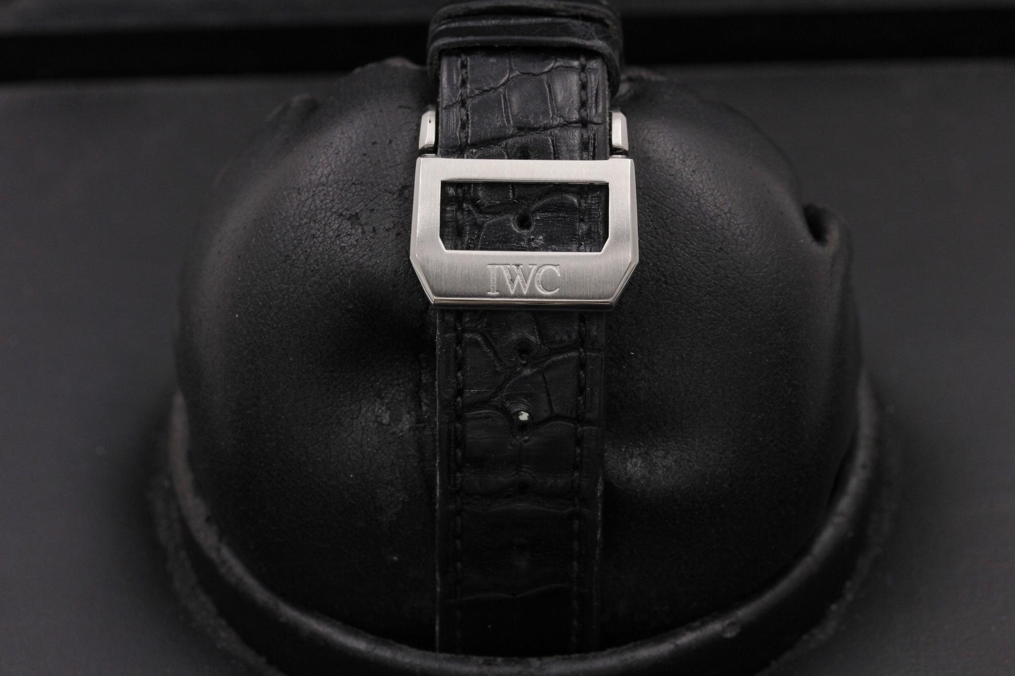 Watch Image 8