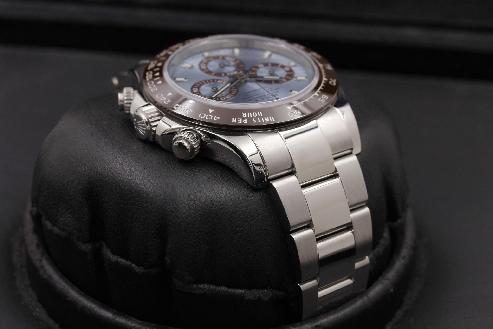 Watch Image 4