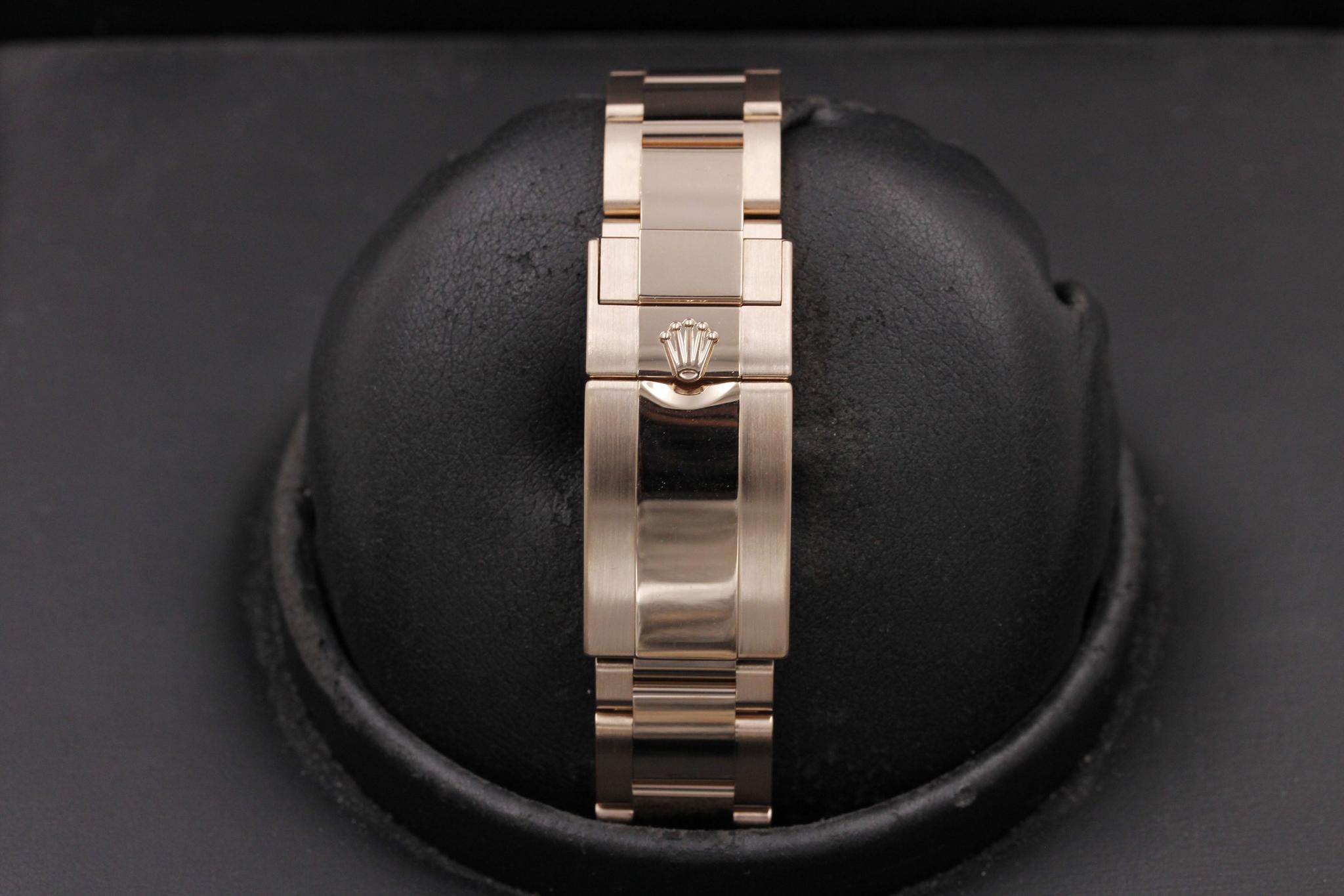 Watch Image 8