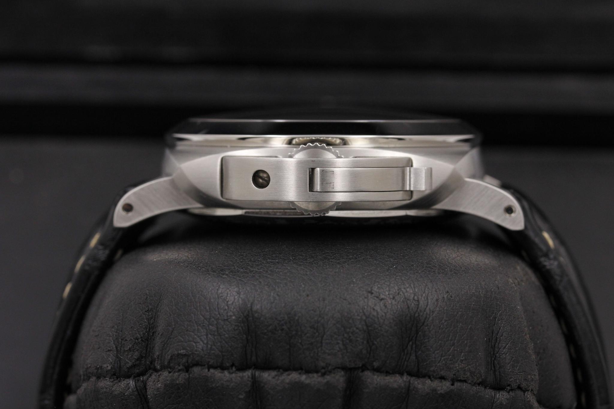 Watch Image 3