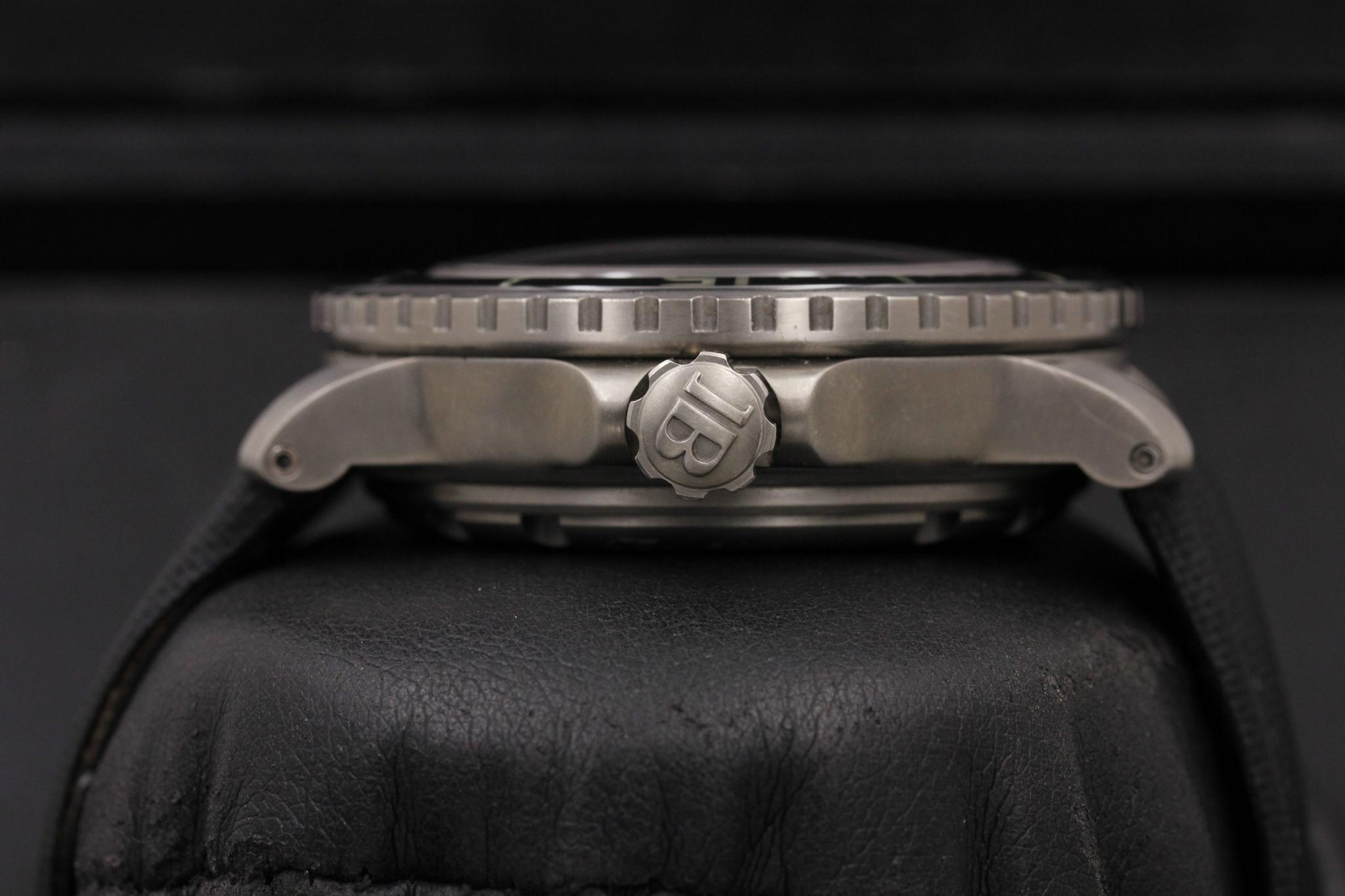Watch Image 3