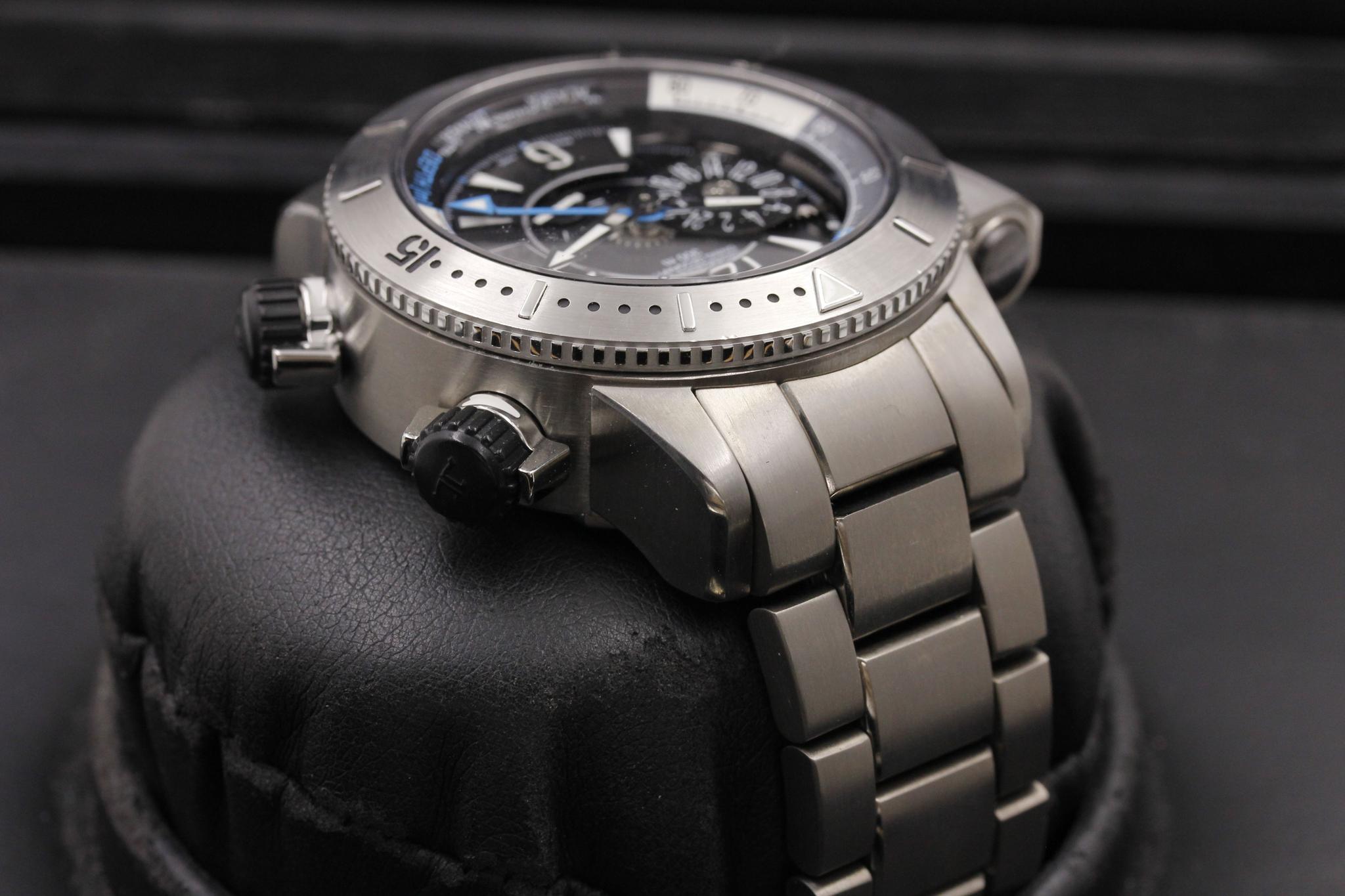 Watch Image 4
