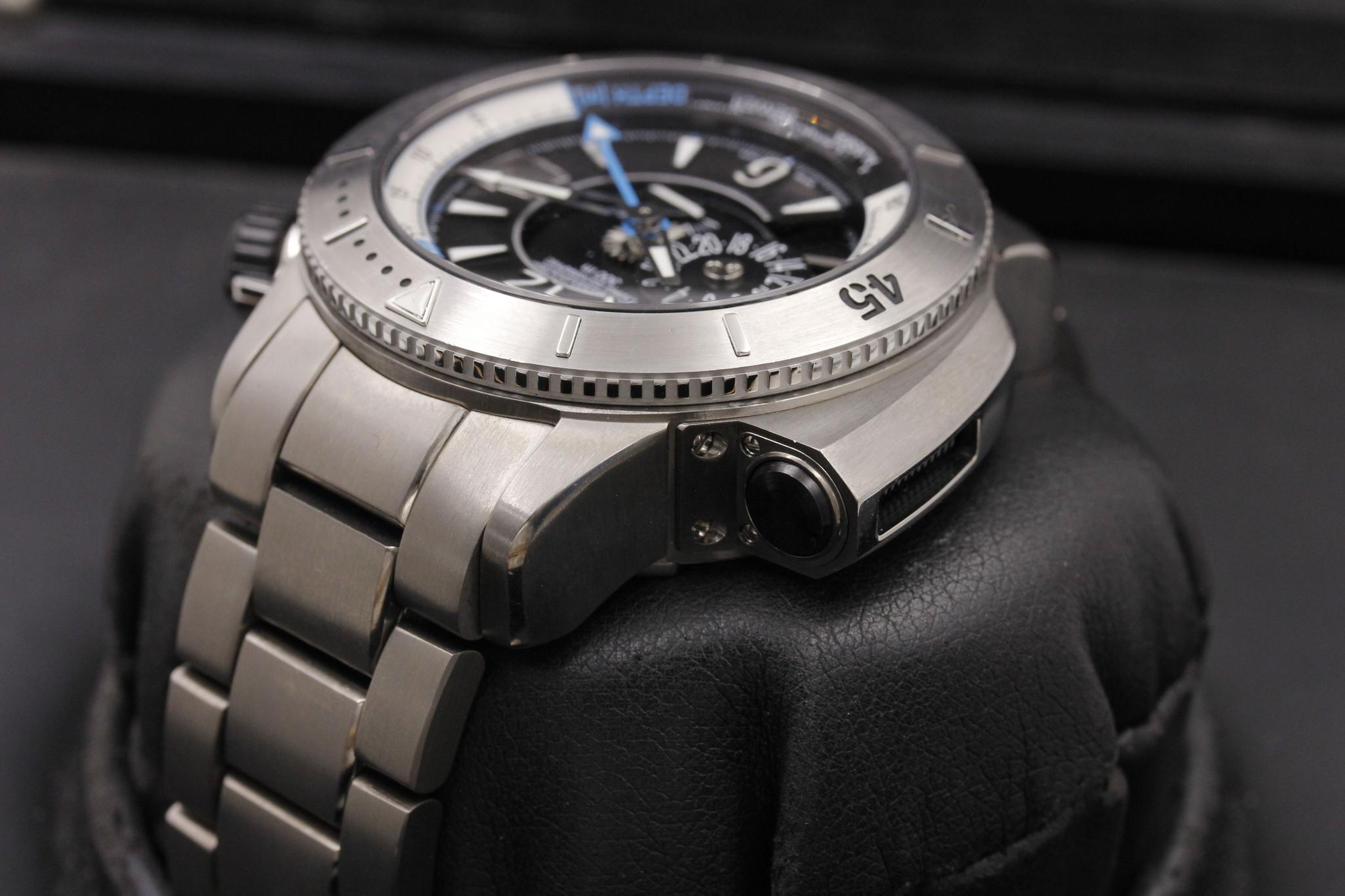 Watch Image 5
