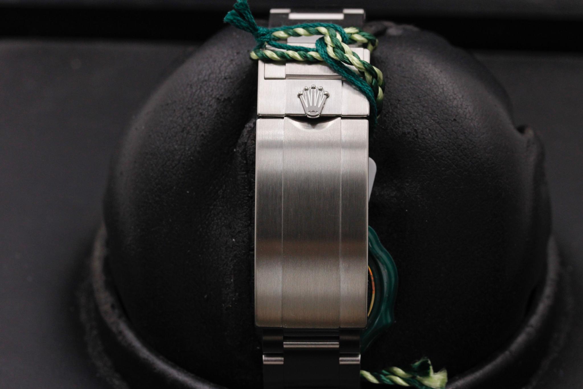 Watch Image 8