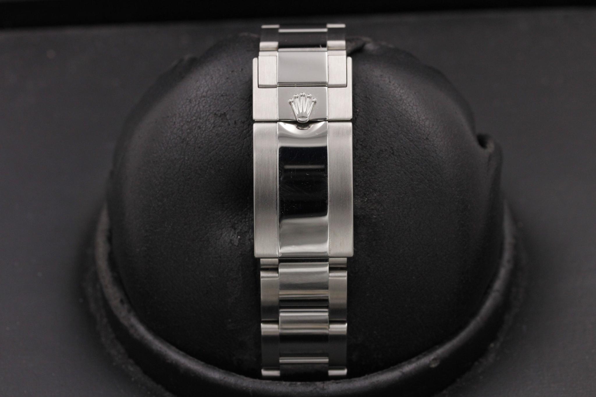 Watch Image 8