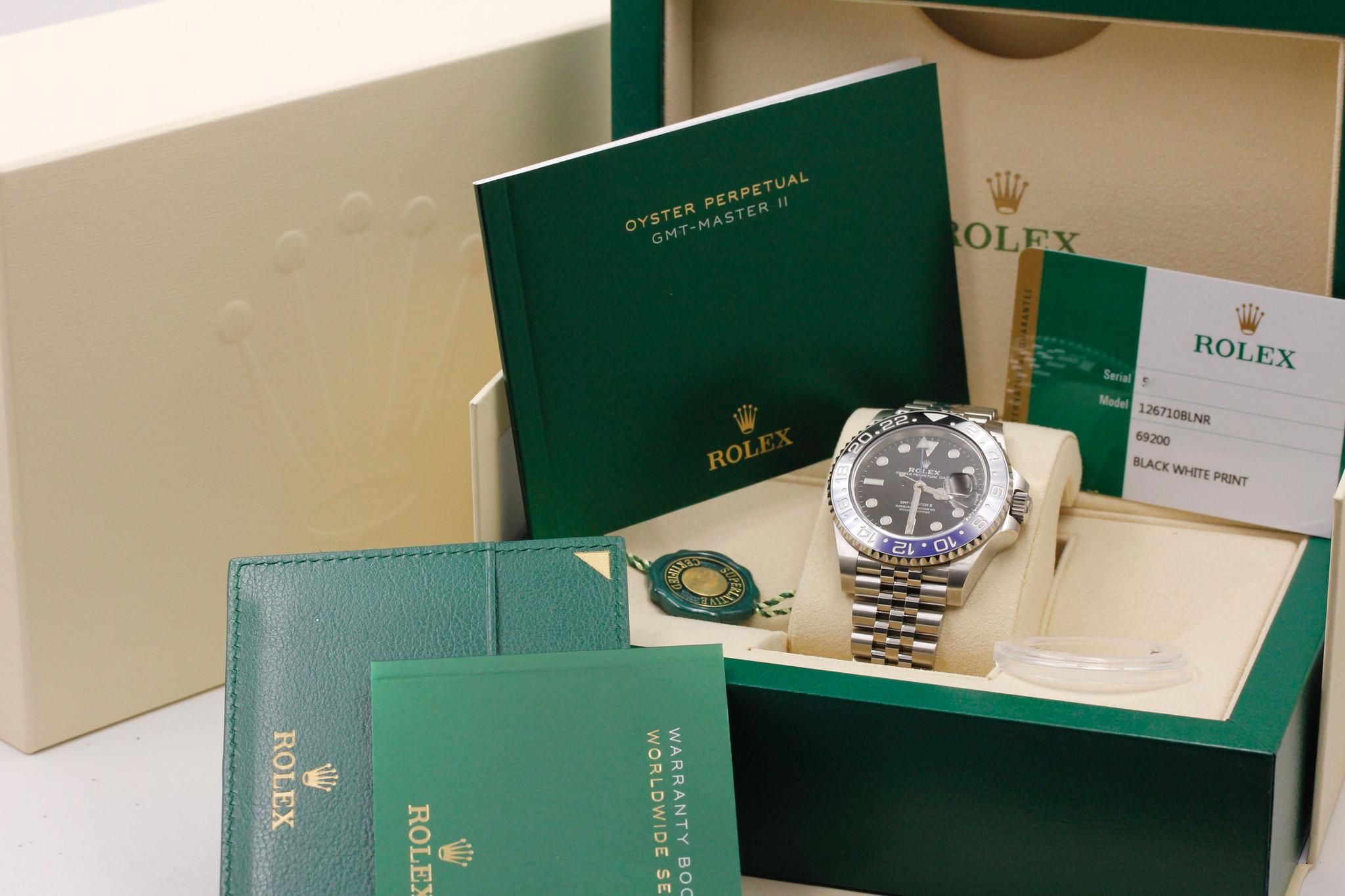 Watch Image 11
