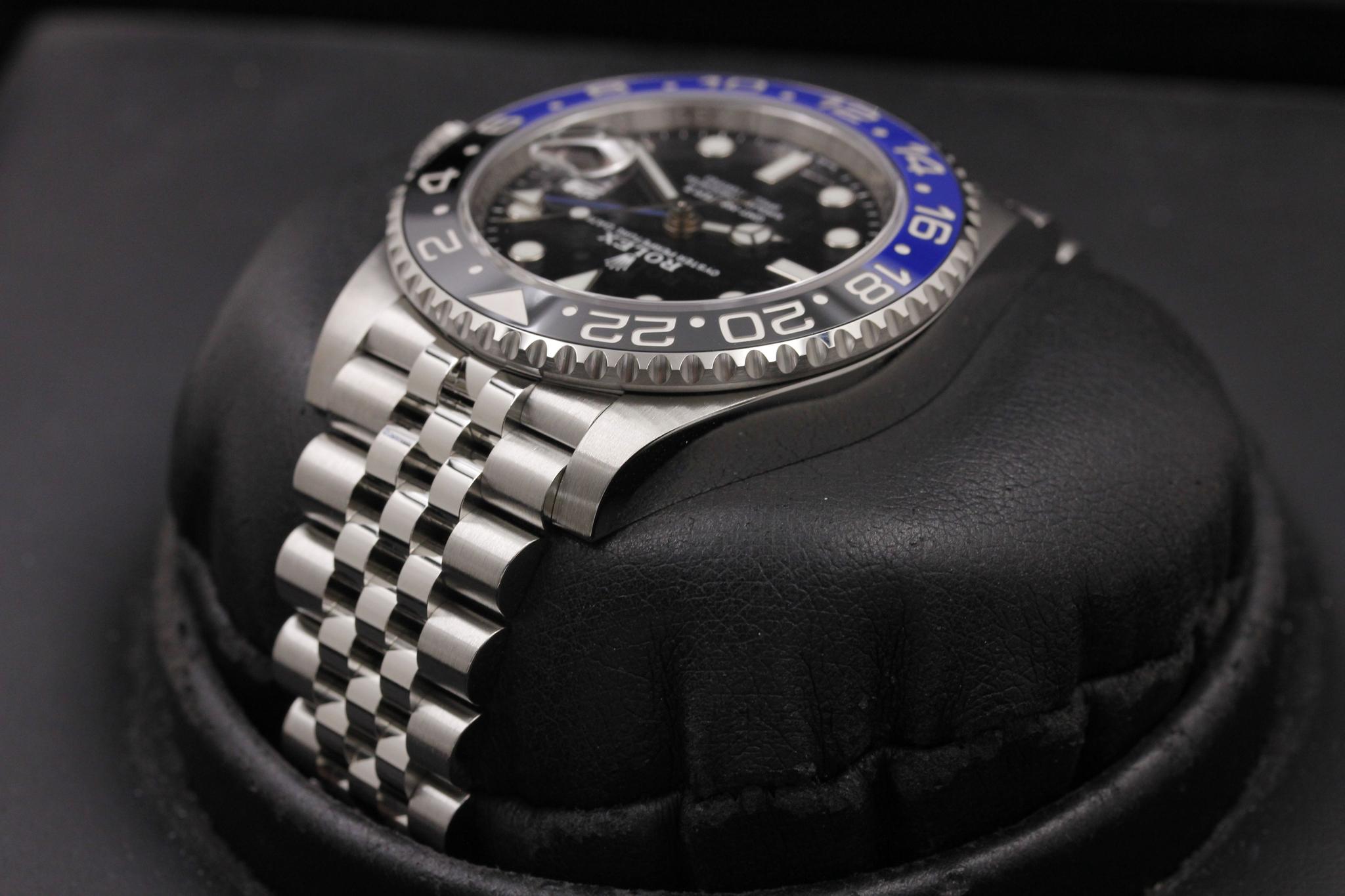 Watch Image 5