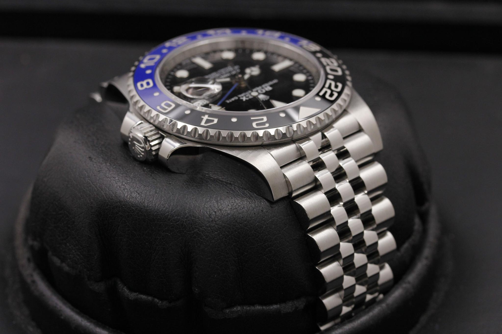 Watch Image 4
