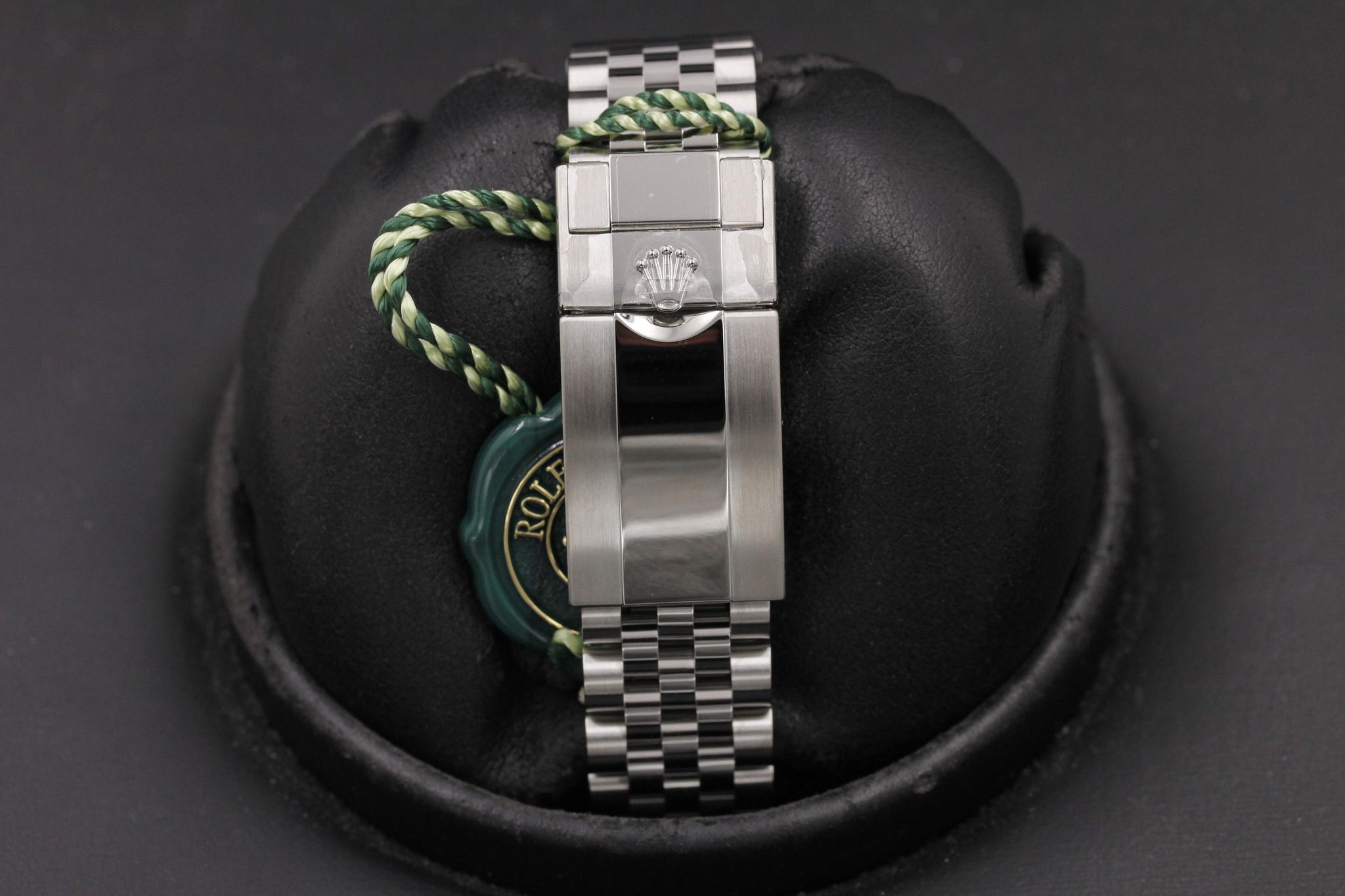 Watch Image 8