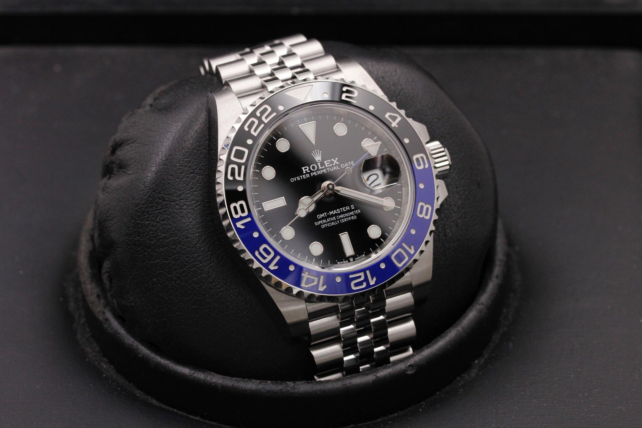 Watch Image 10