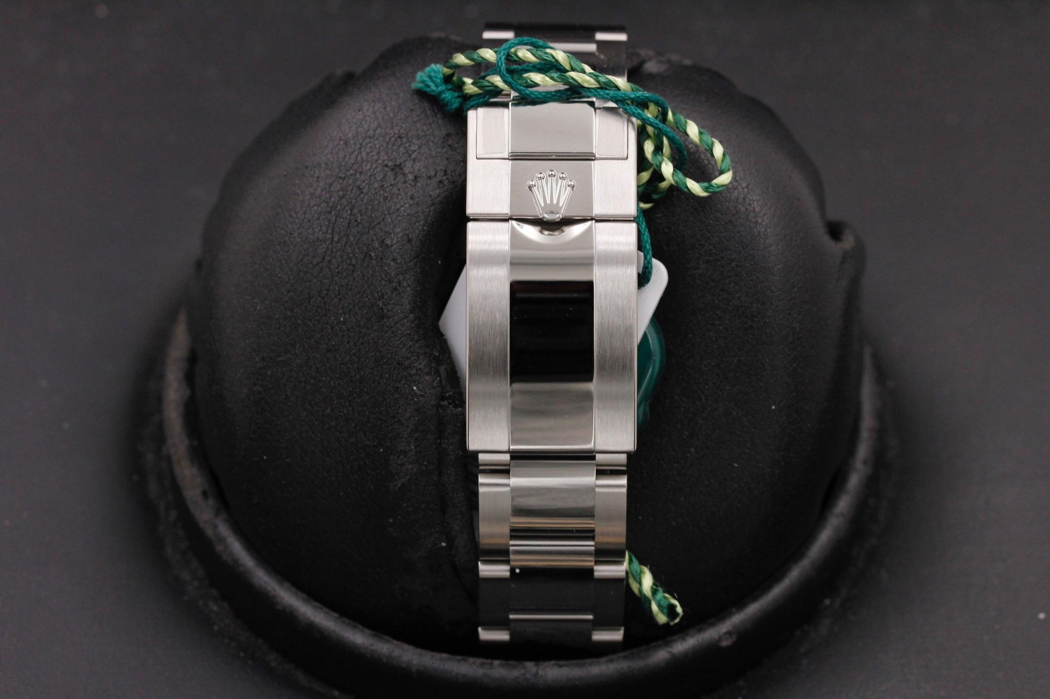 Watch Image 8