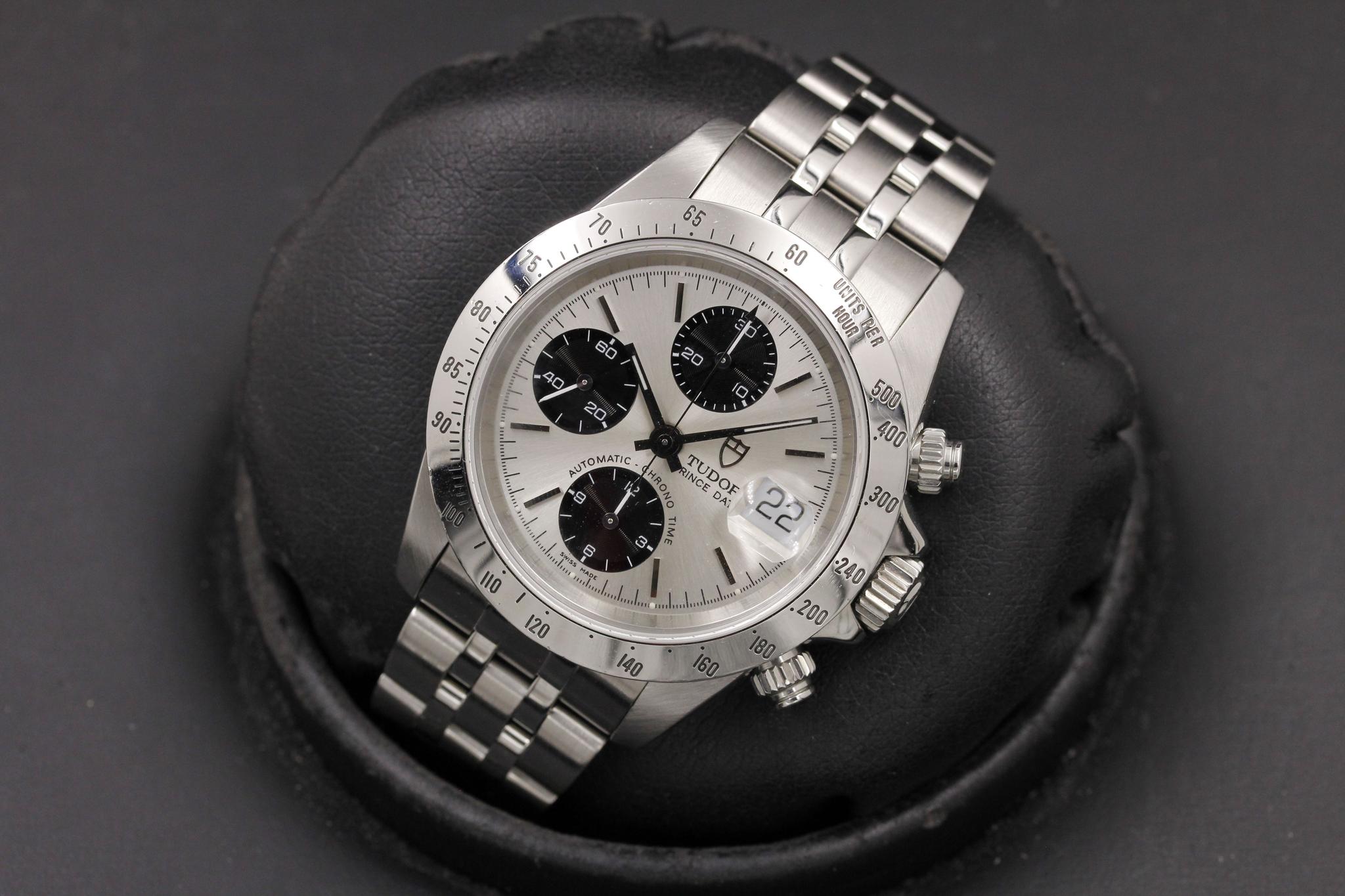 Watch Image 11