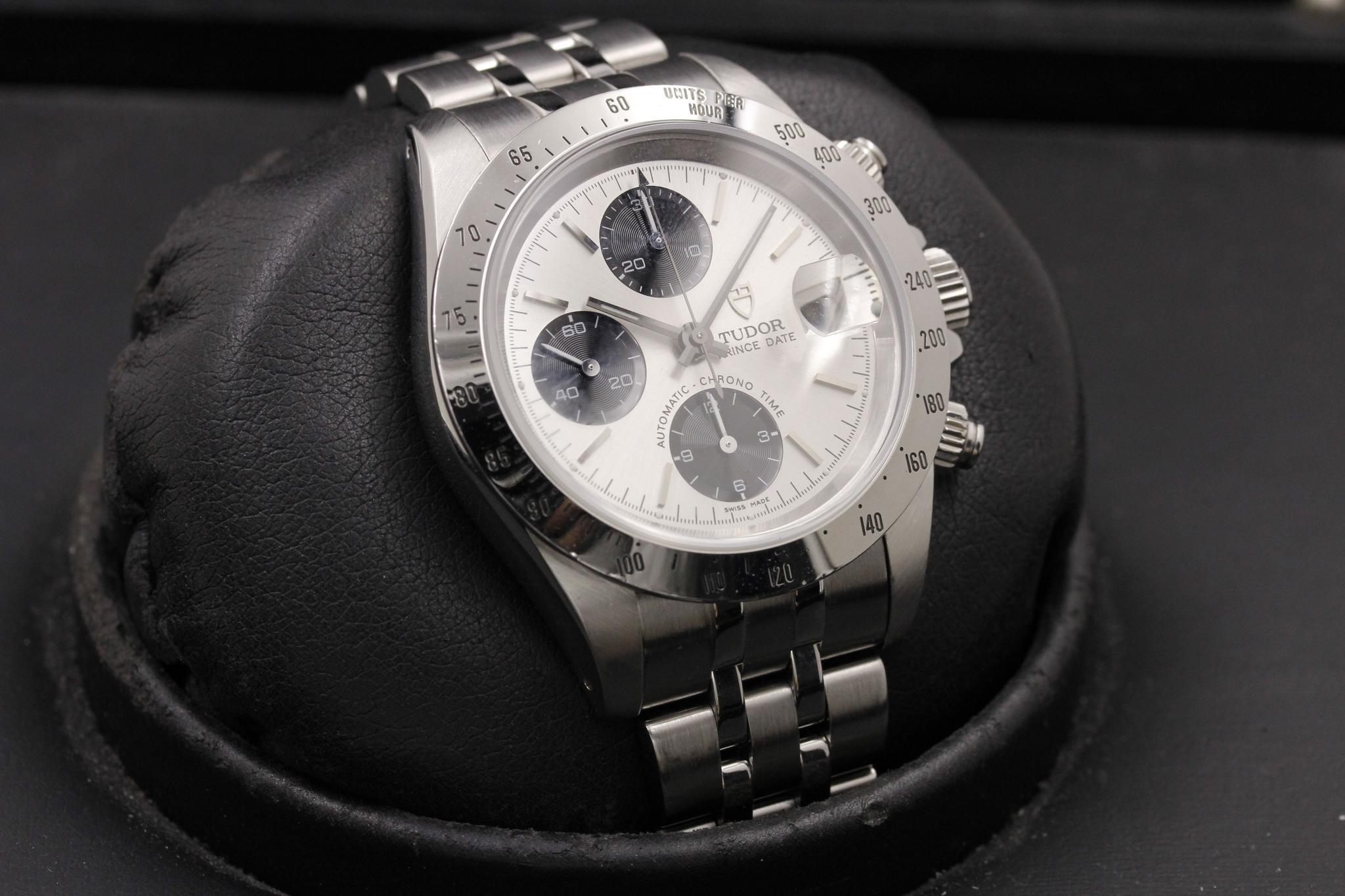 Watch Image 12