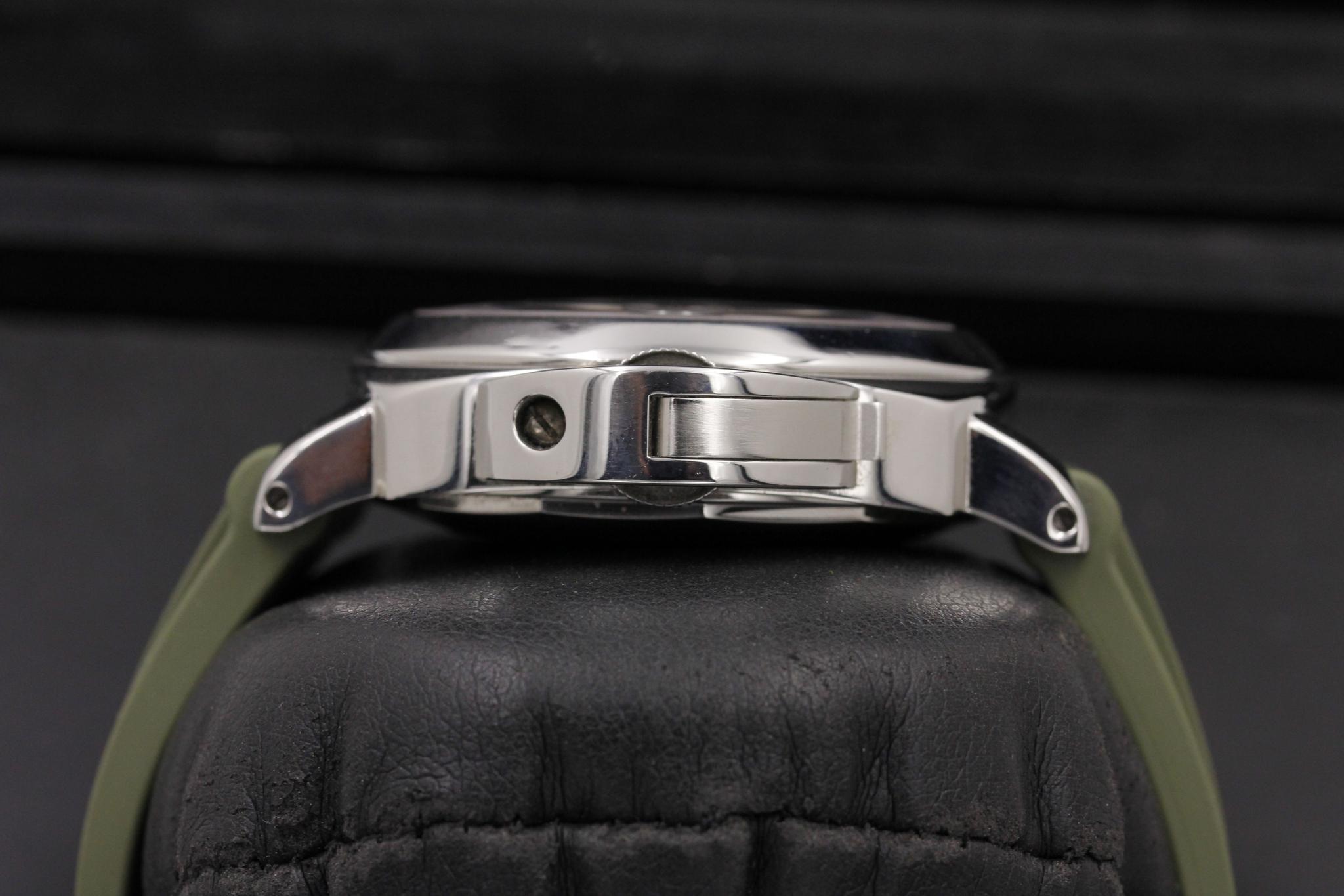 Watch Image 3