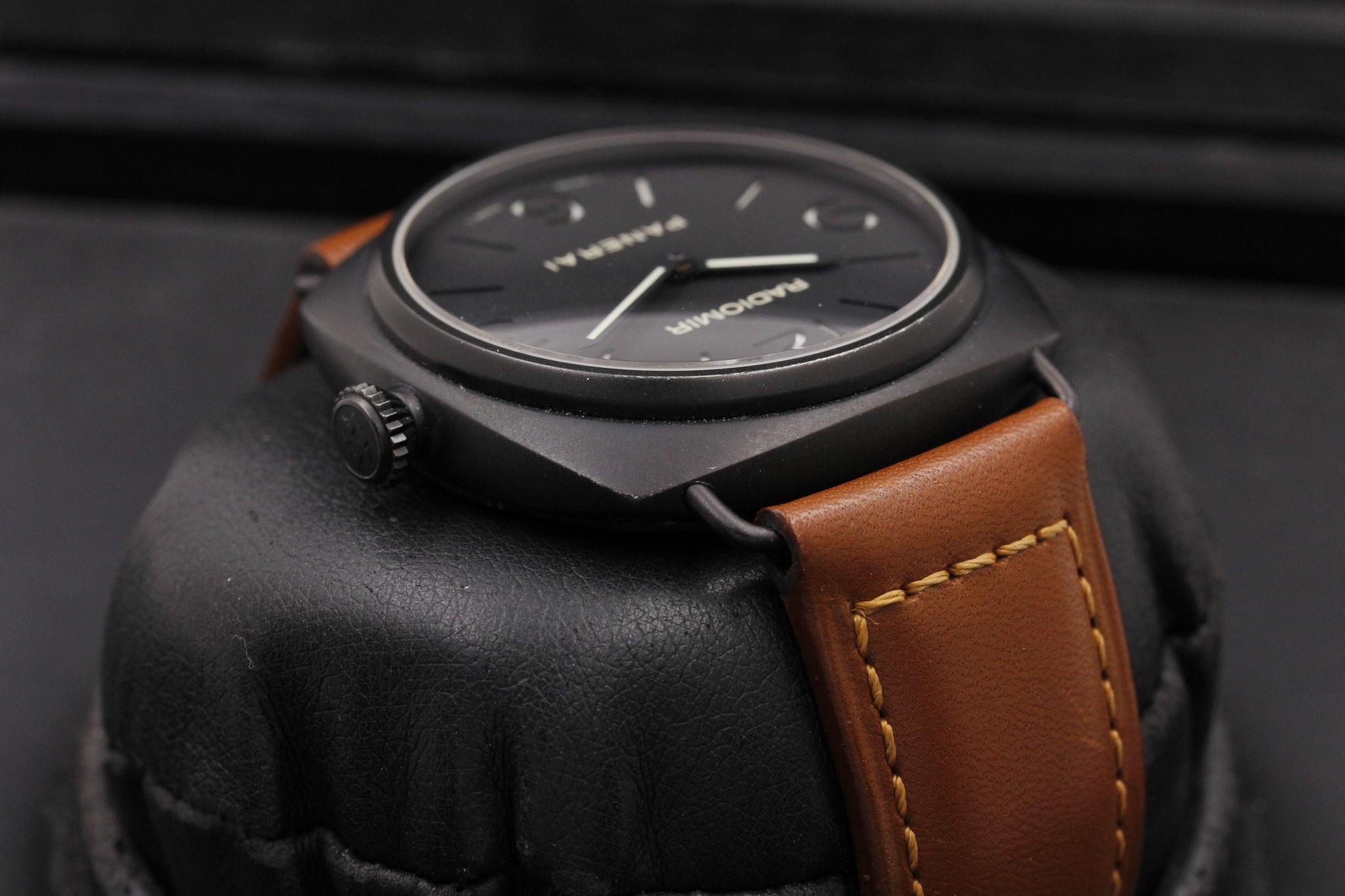 Watch Image 4
