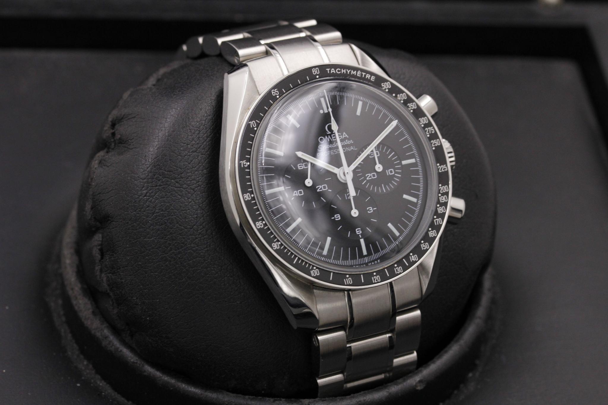 Watch Image 10