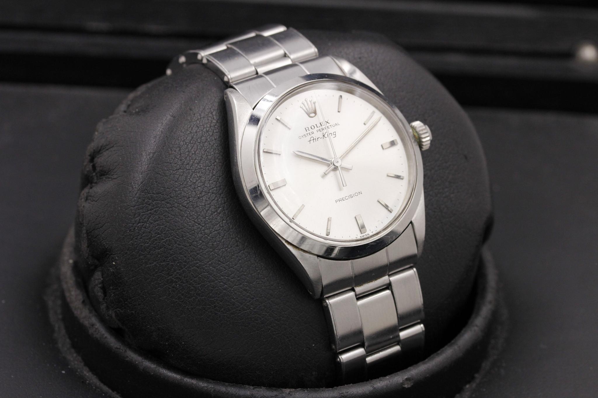 Watch Image 17