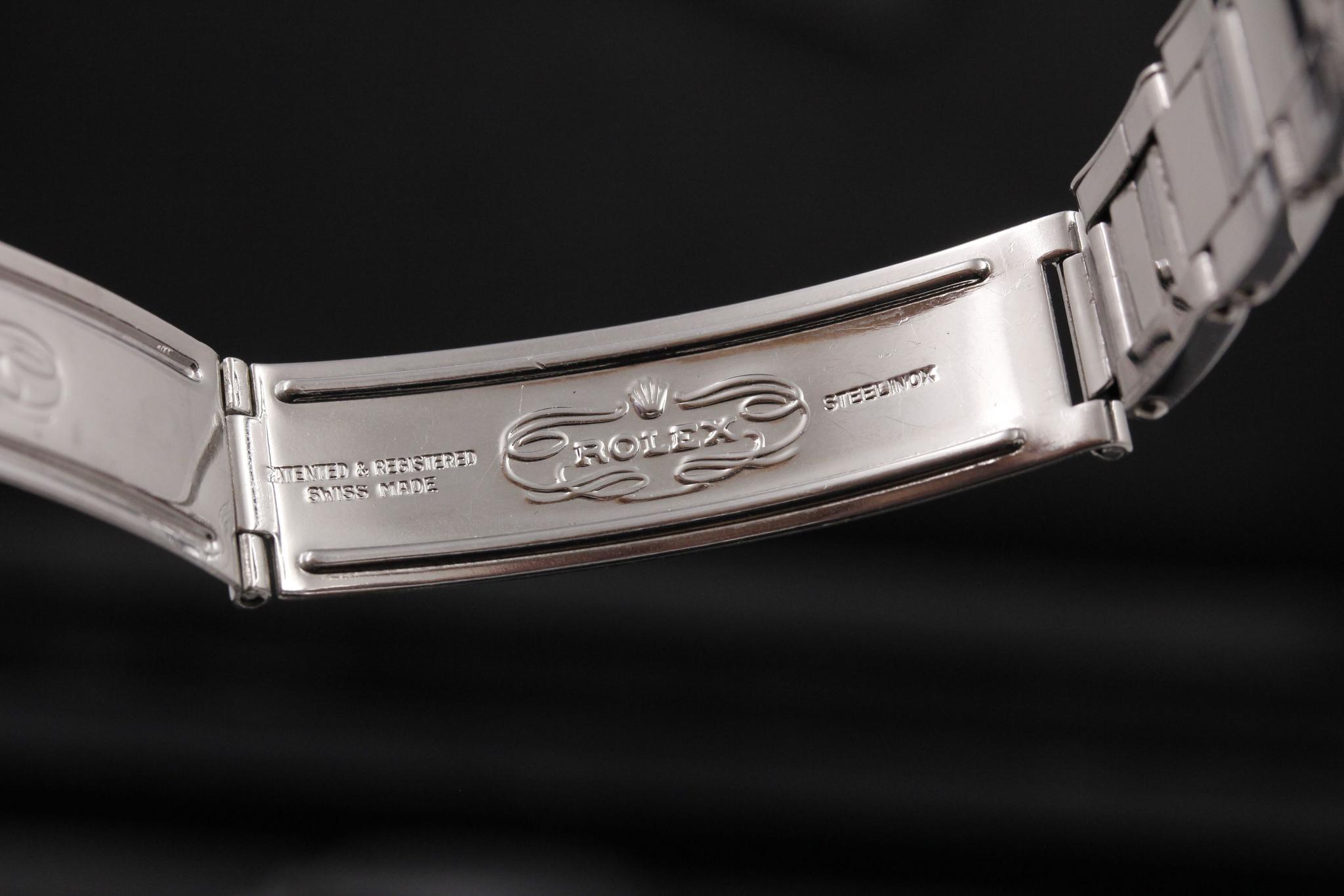 Watch Image 10