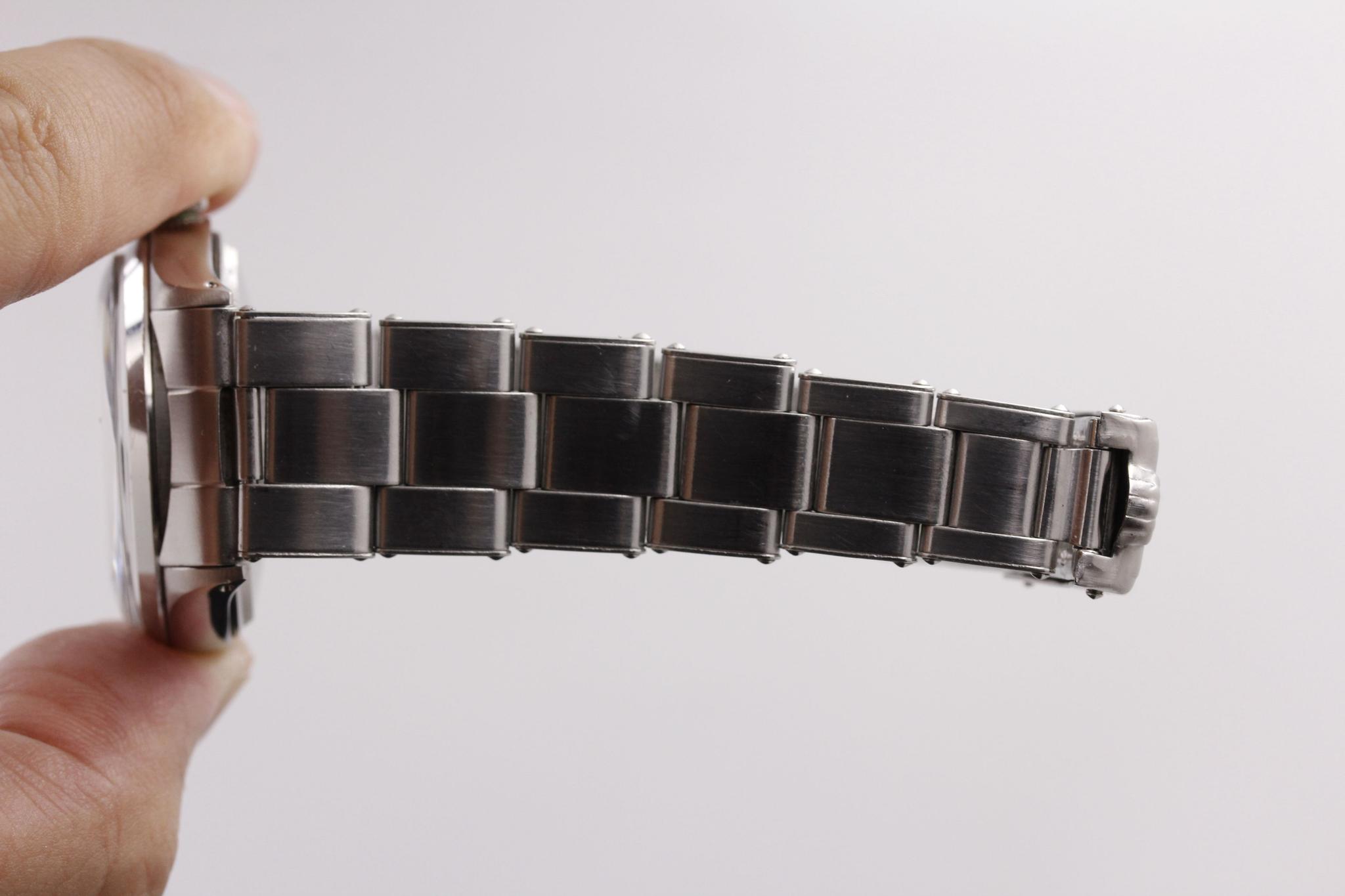 Watch Image 11
