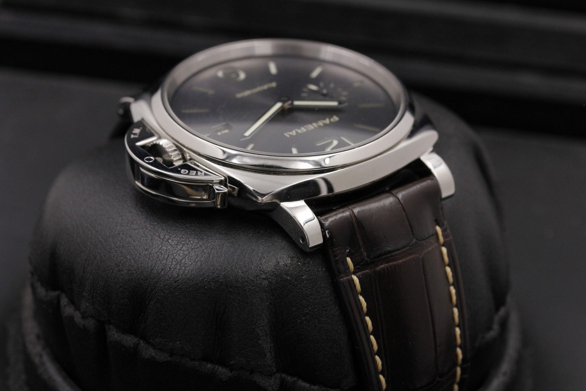 Watch Image 4