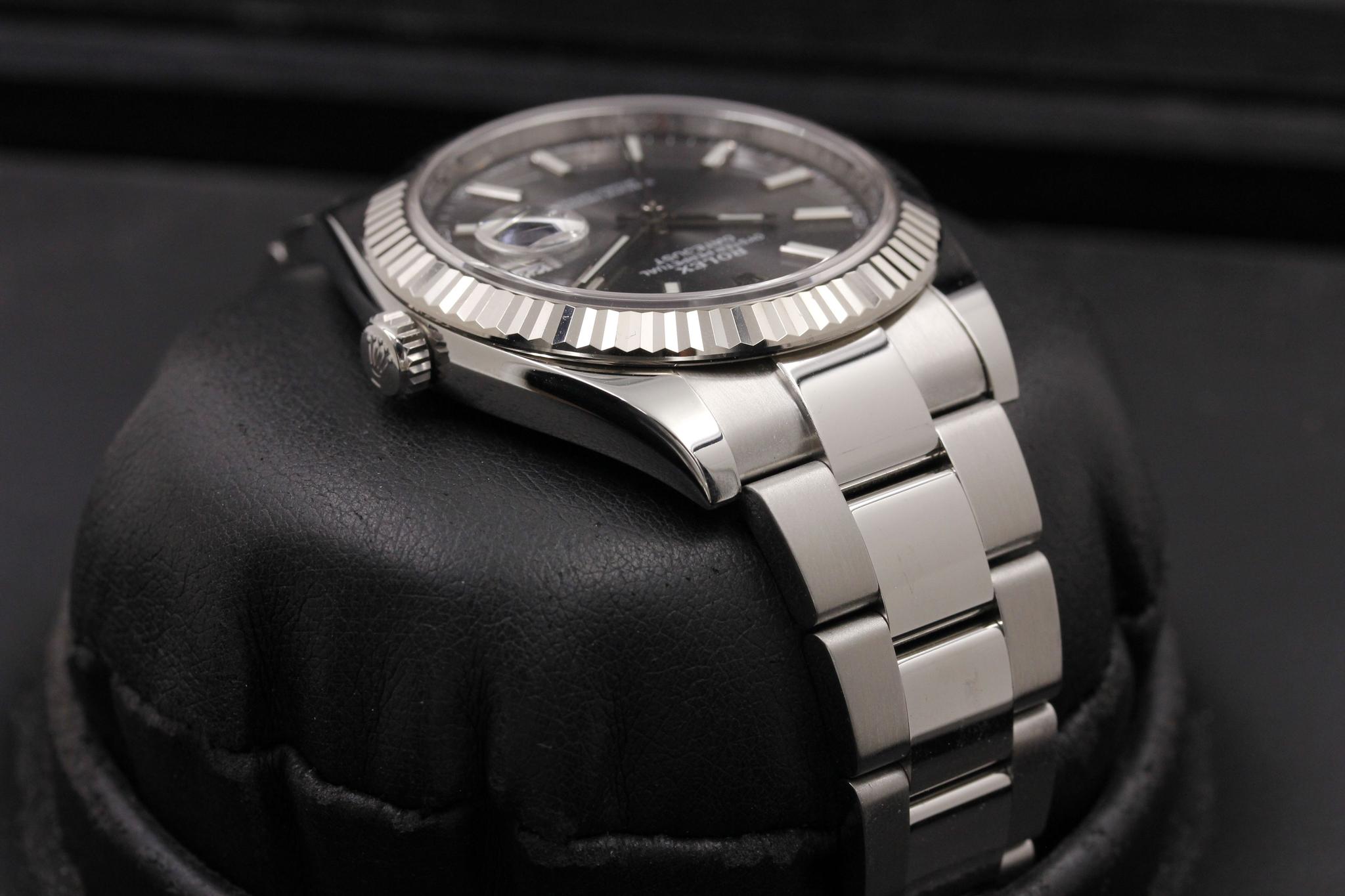 Watch Image 4