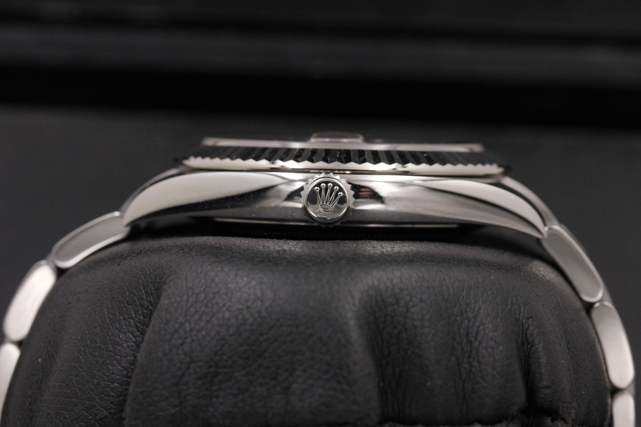Watch Image 3