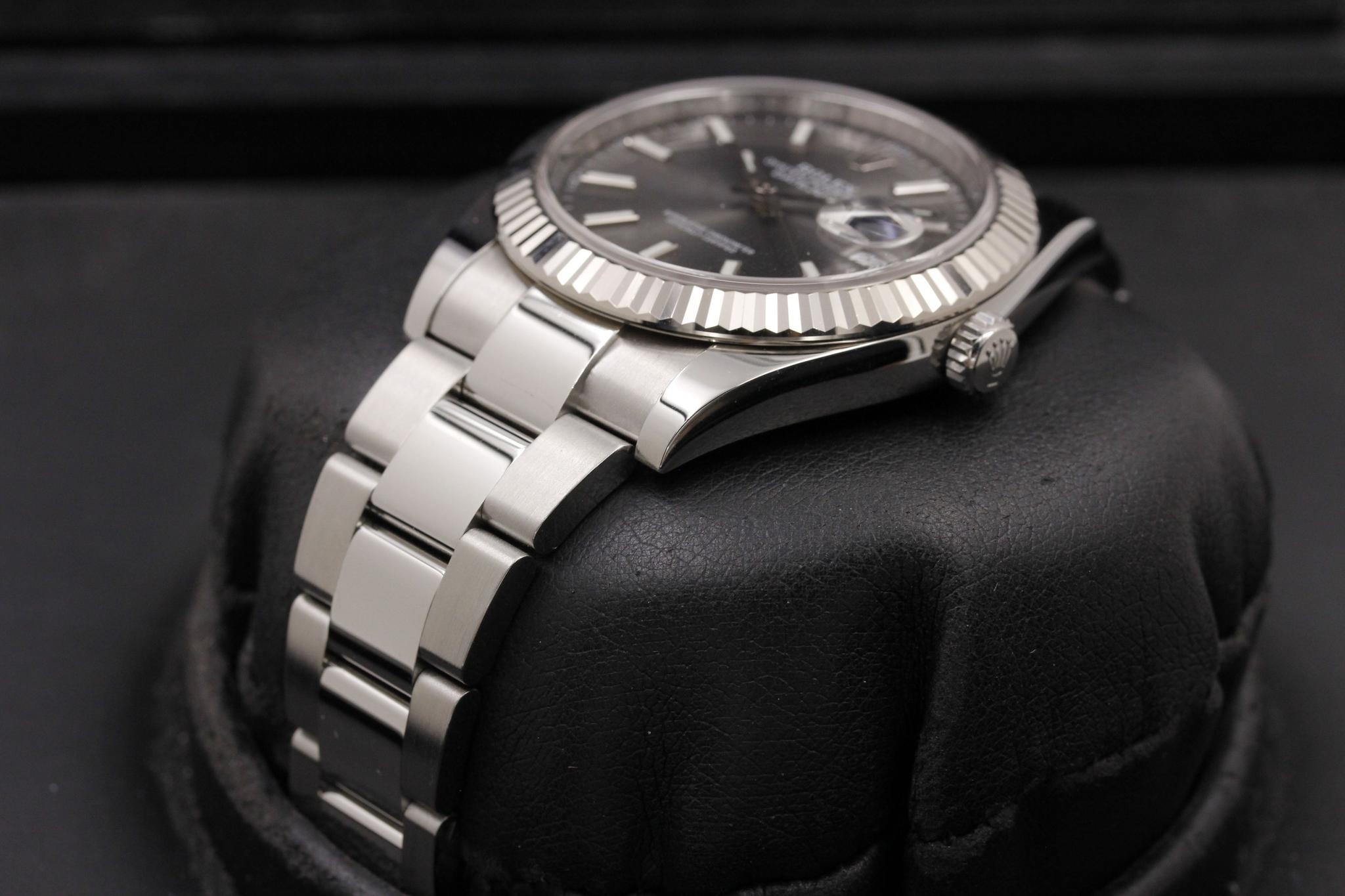 Watch Image 2