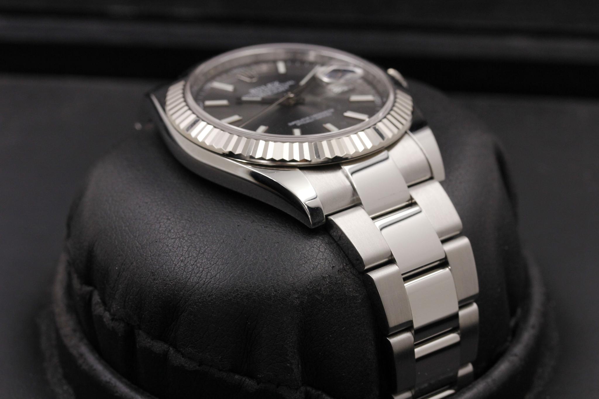 Watch Image 6
